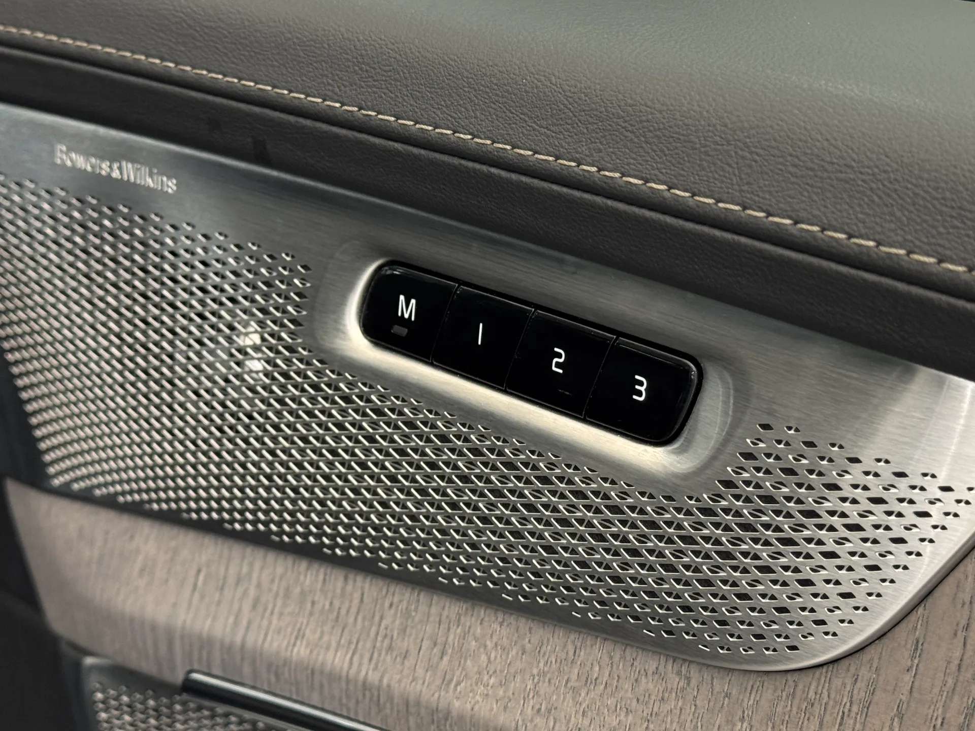 2025 VOLVO XC90 2025 VOLVO XC90