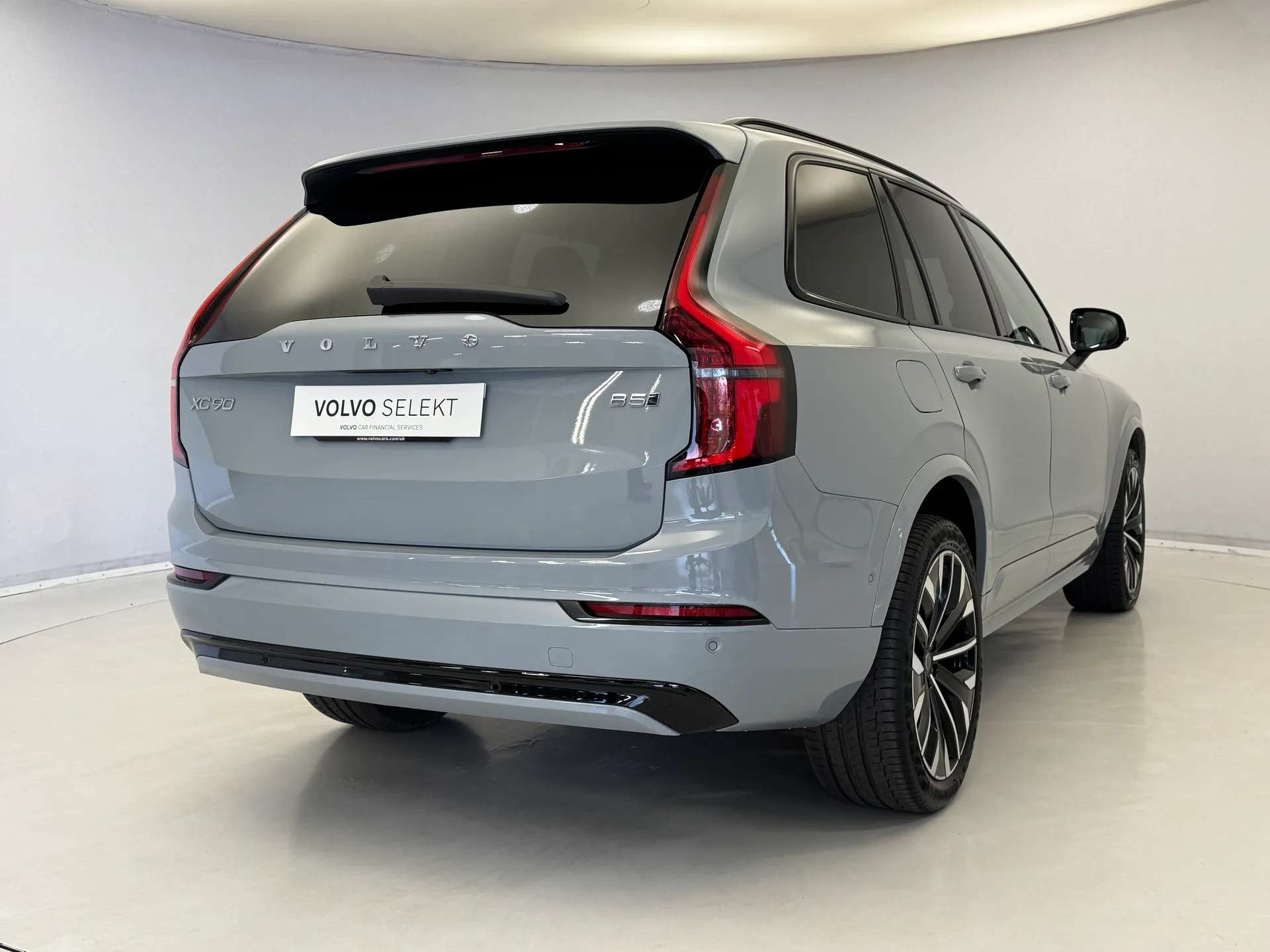 A 2025 VOLVO XC90 2.0 B5P Ultra Dark 5dr AWD Geartronic A 2025 VOLVO XC90 2.0 B5P Ultra Dark 5dr AWD Geartronic