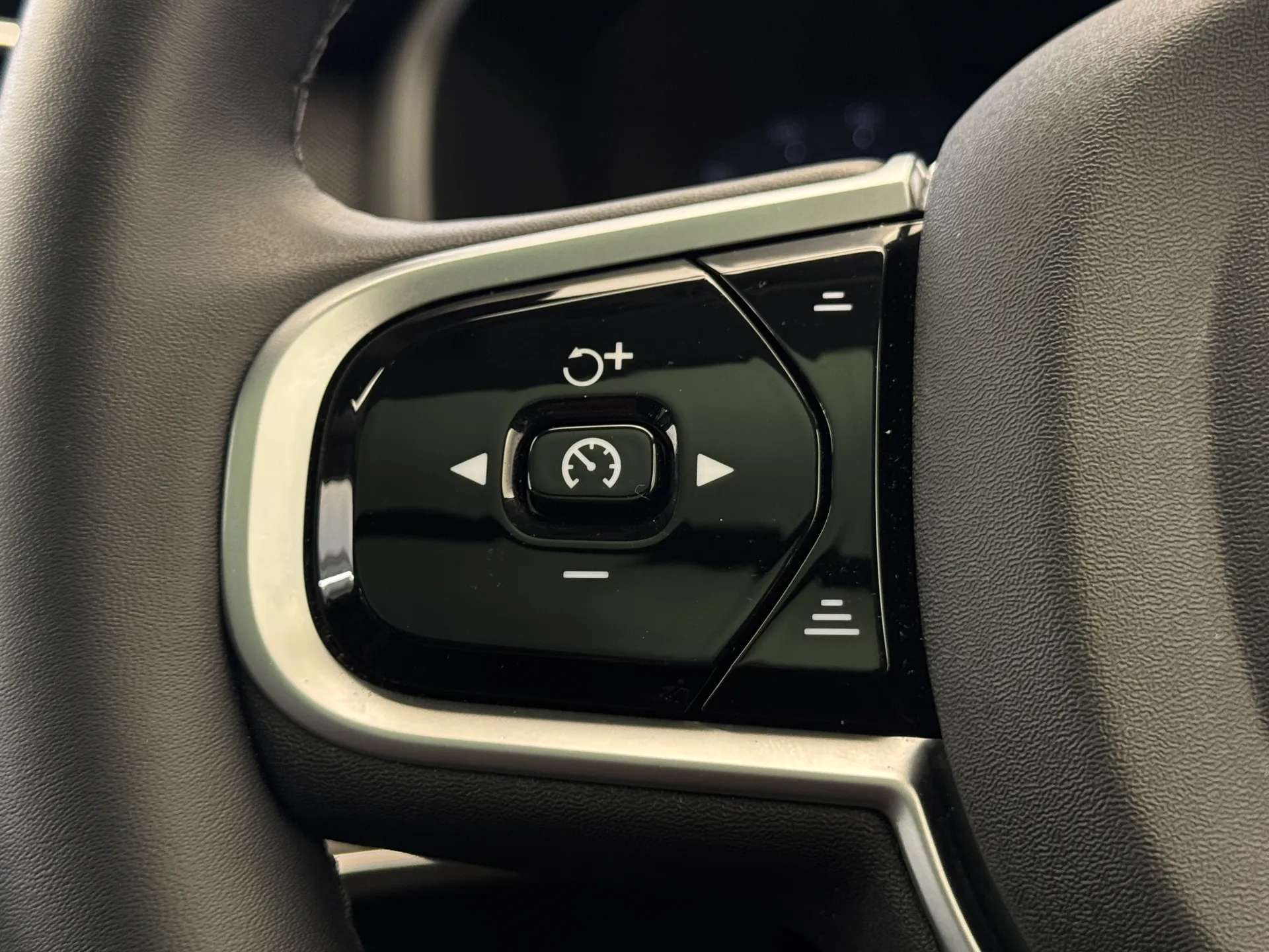 2025 VOLVO XC90 2025 VOLVO XC90