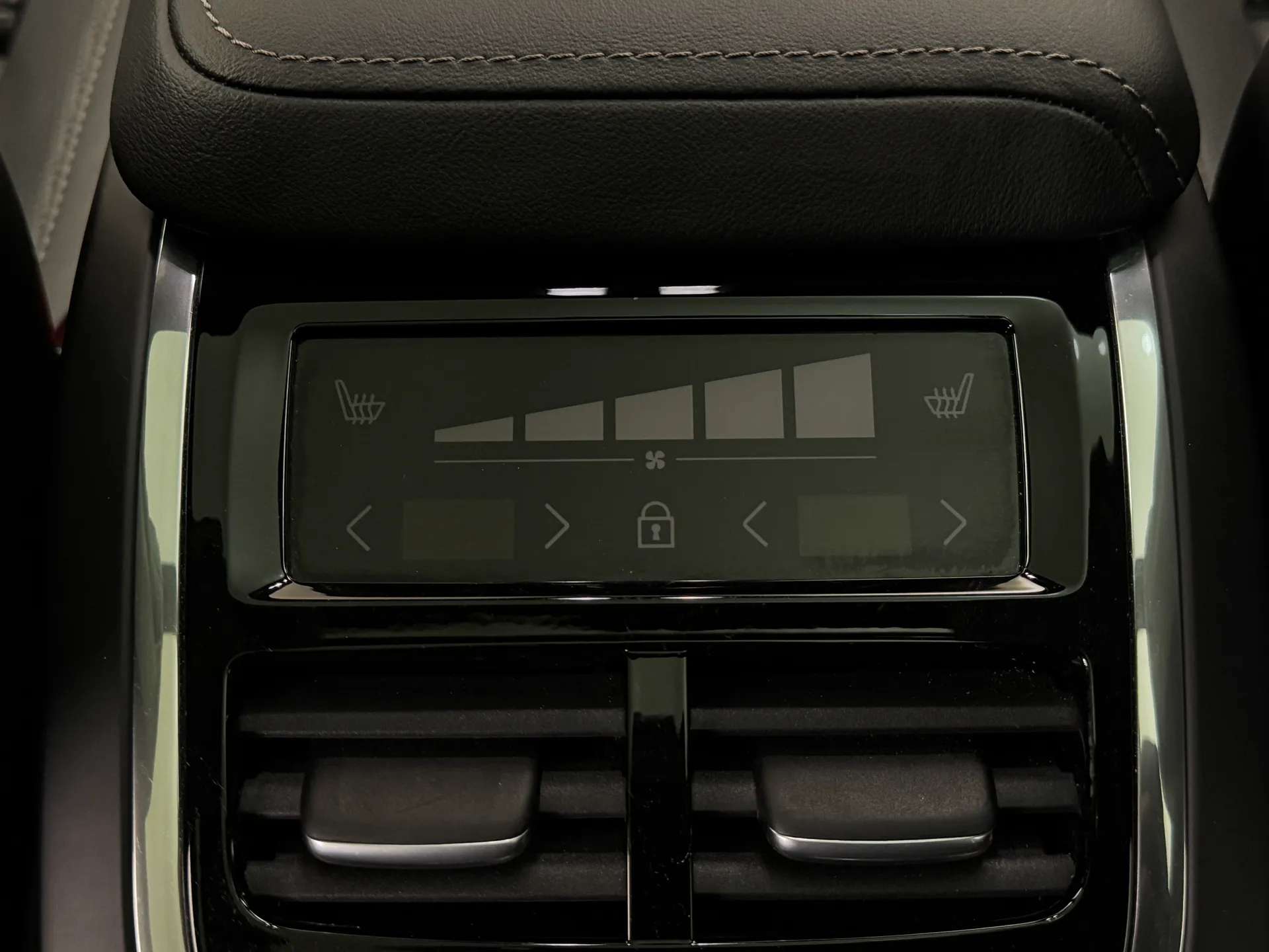 2025 VOLVO XC60 2025 VOLVO XC60