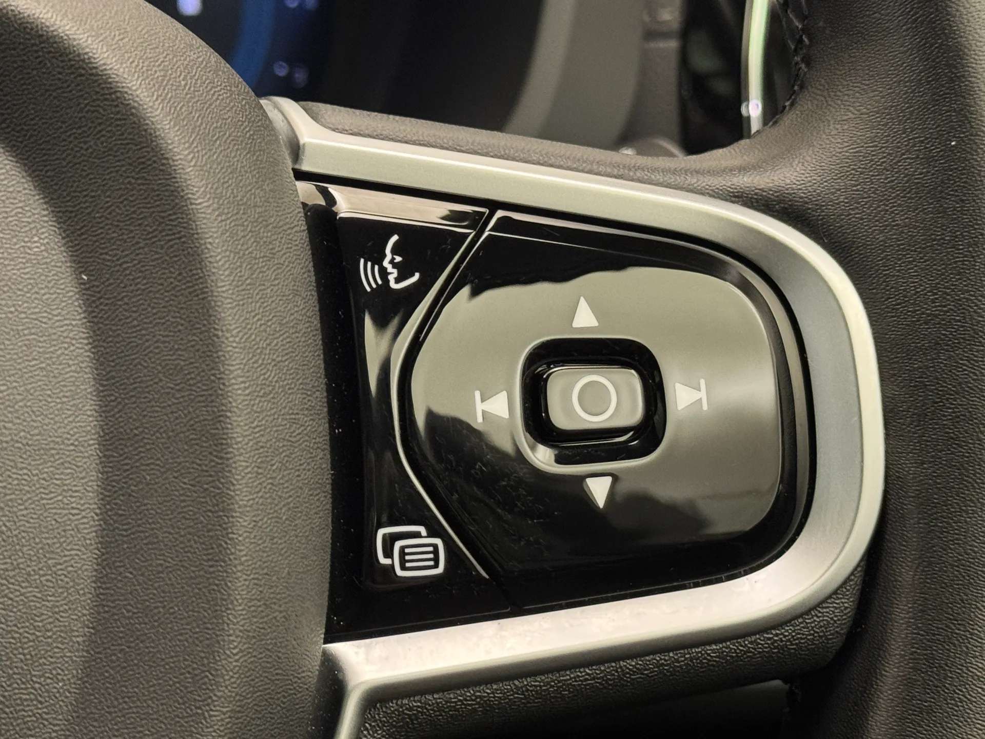 2025 VOLVO XC60 2025 VOLVO XC60