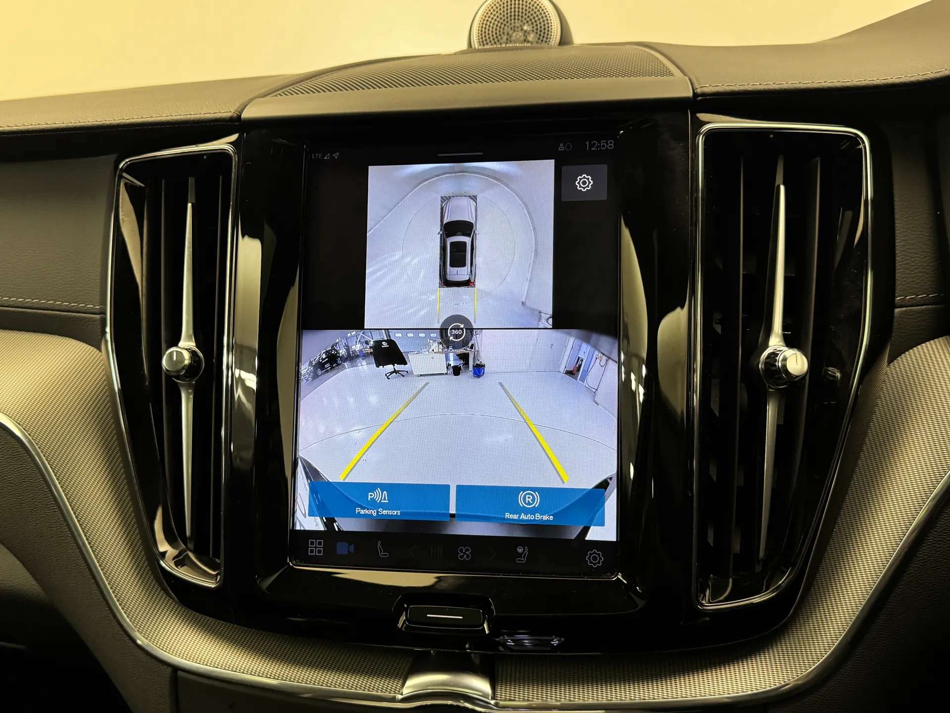 2025 VOLVO XC60 2025 VOLVO XC60