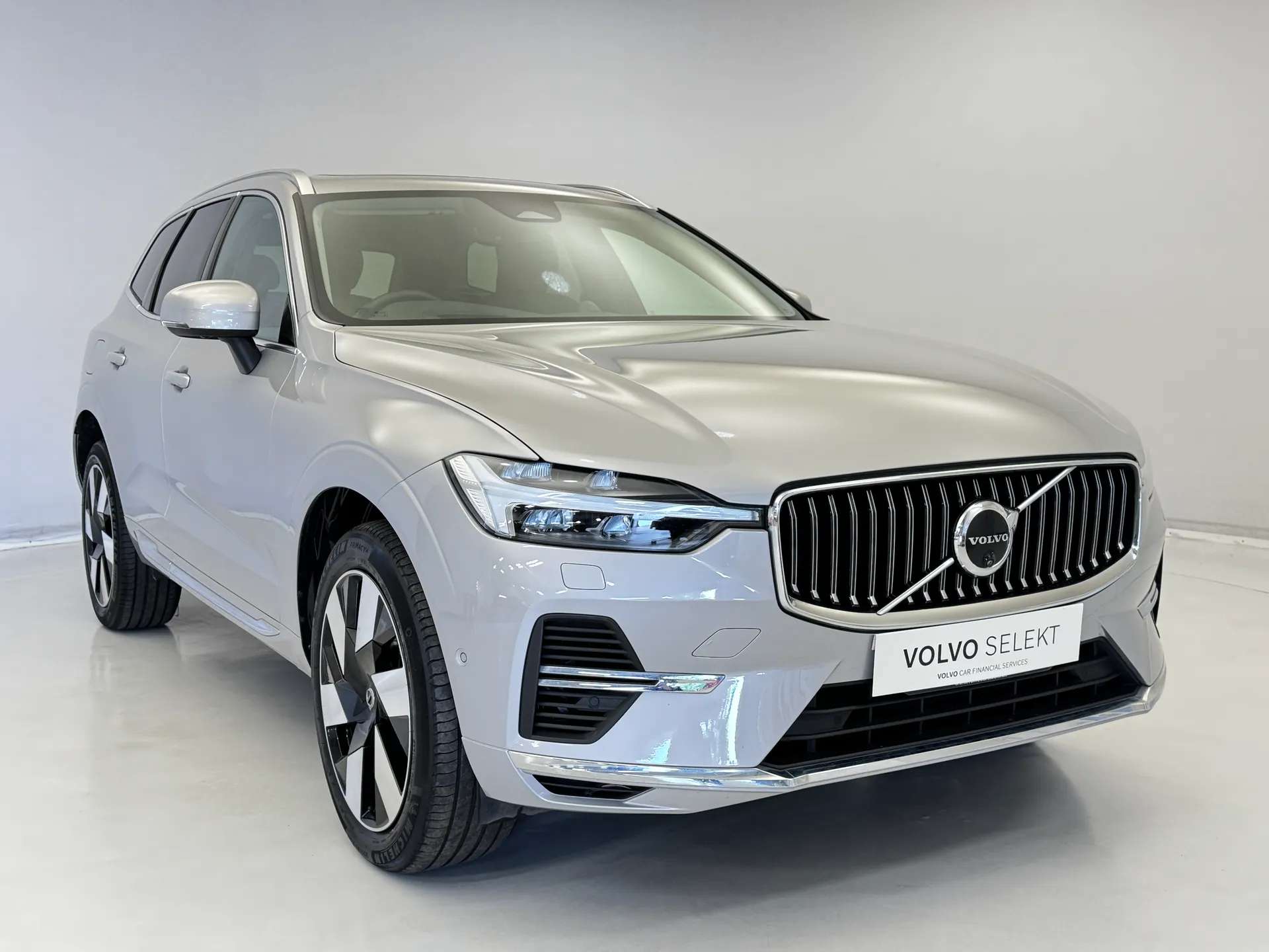 2025 VOLVO XC60 2025 VOLVO XC60