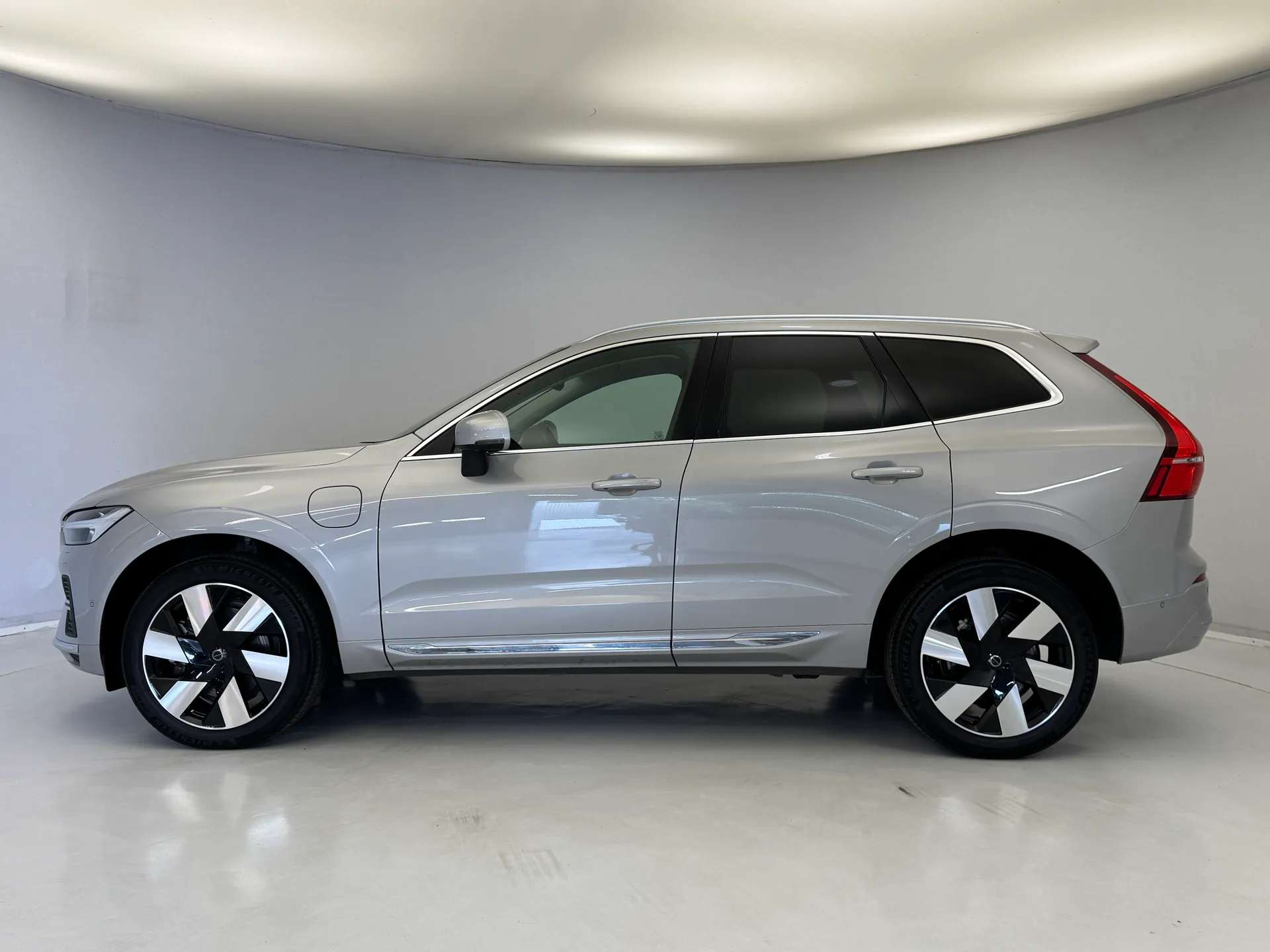 2025 VOLVO XC60 2025 VOLVO XC60