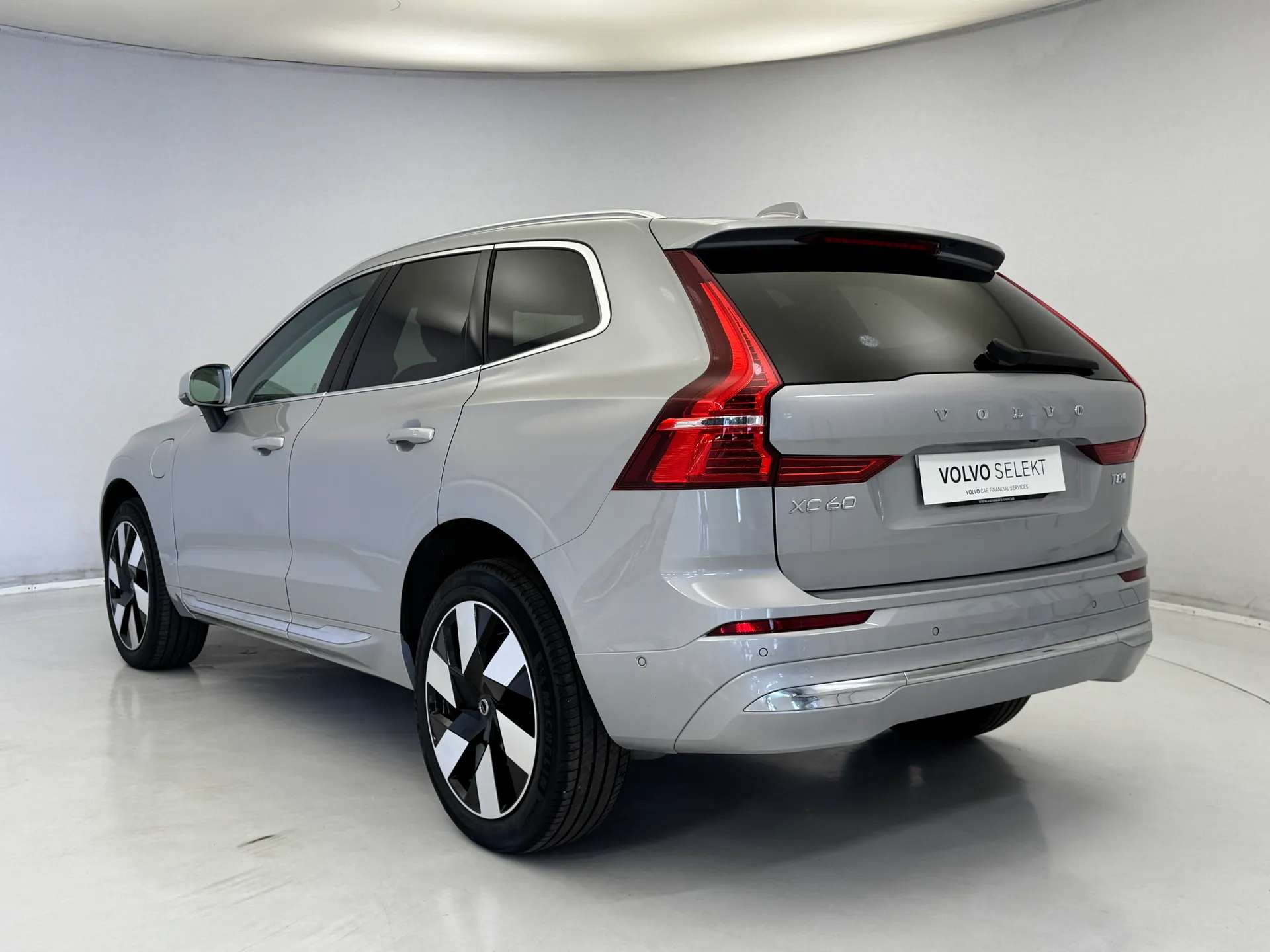 2025 VOLVO XC60 2025 VOLVO XC60