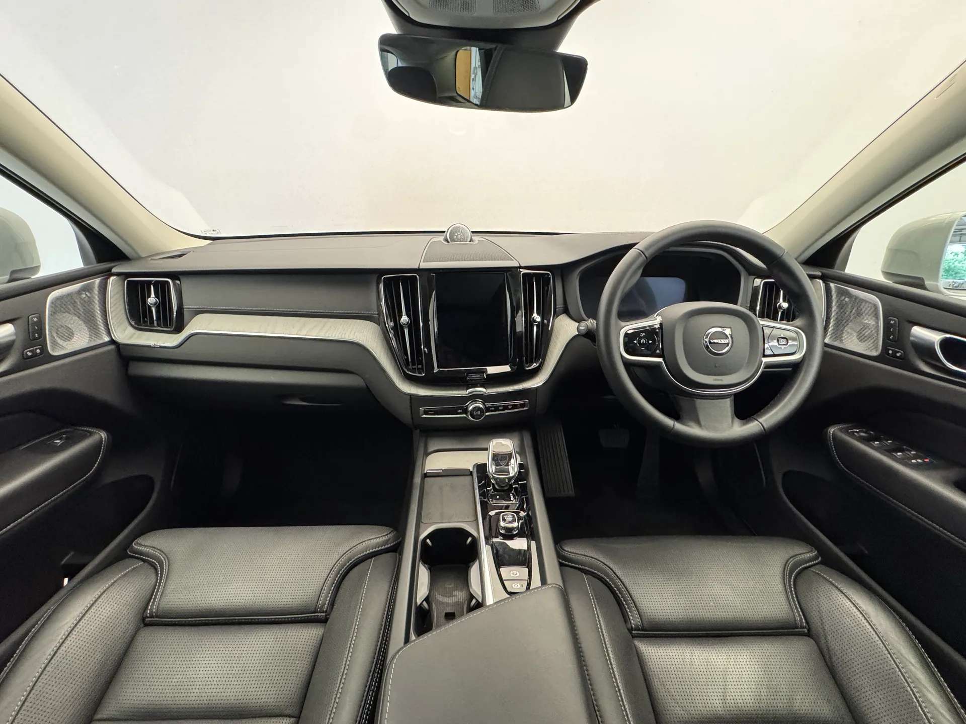 2025 VOLVO XC60 2025 VOLVO XC60