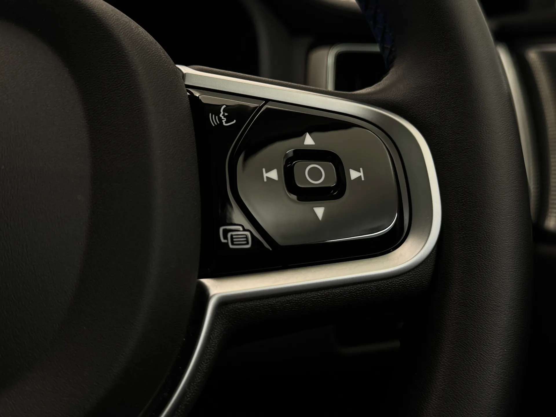 2025 VOLVO XC60 2025 VOLVO XC60