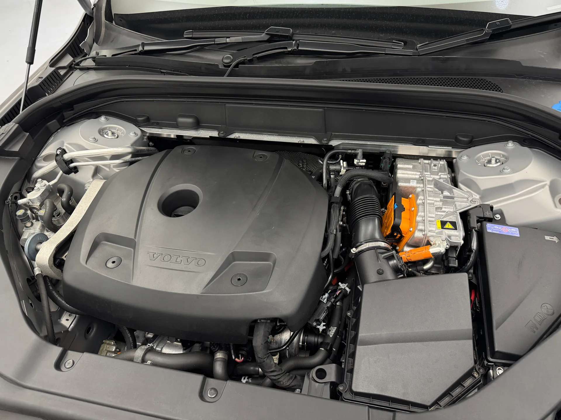 2025 VOLVO XC60 2025 VOLVO XC60