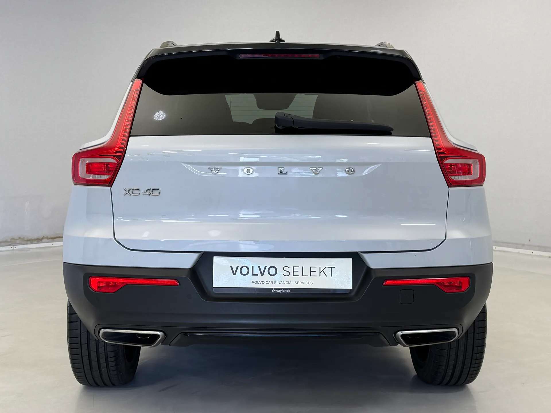2019 VOLVO XC40 2019 VOLVO XC40