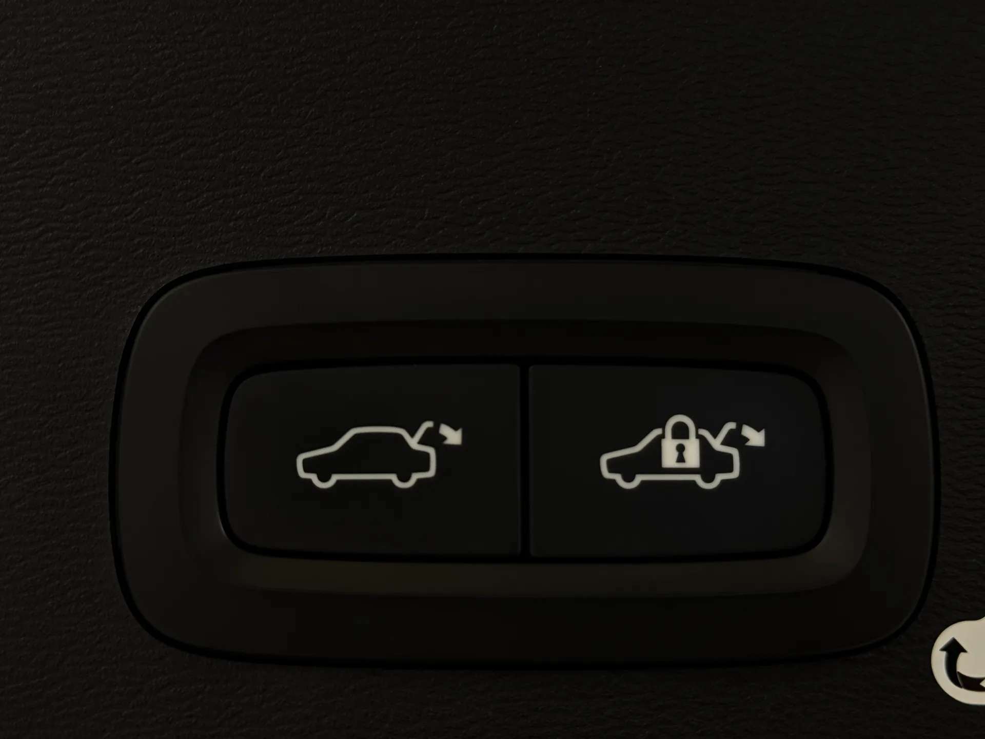 2019 VOLVO XC40 2019 VOLVO XC40