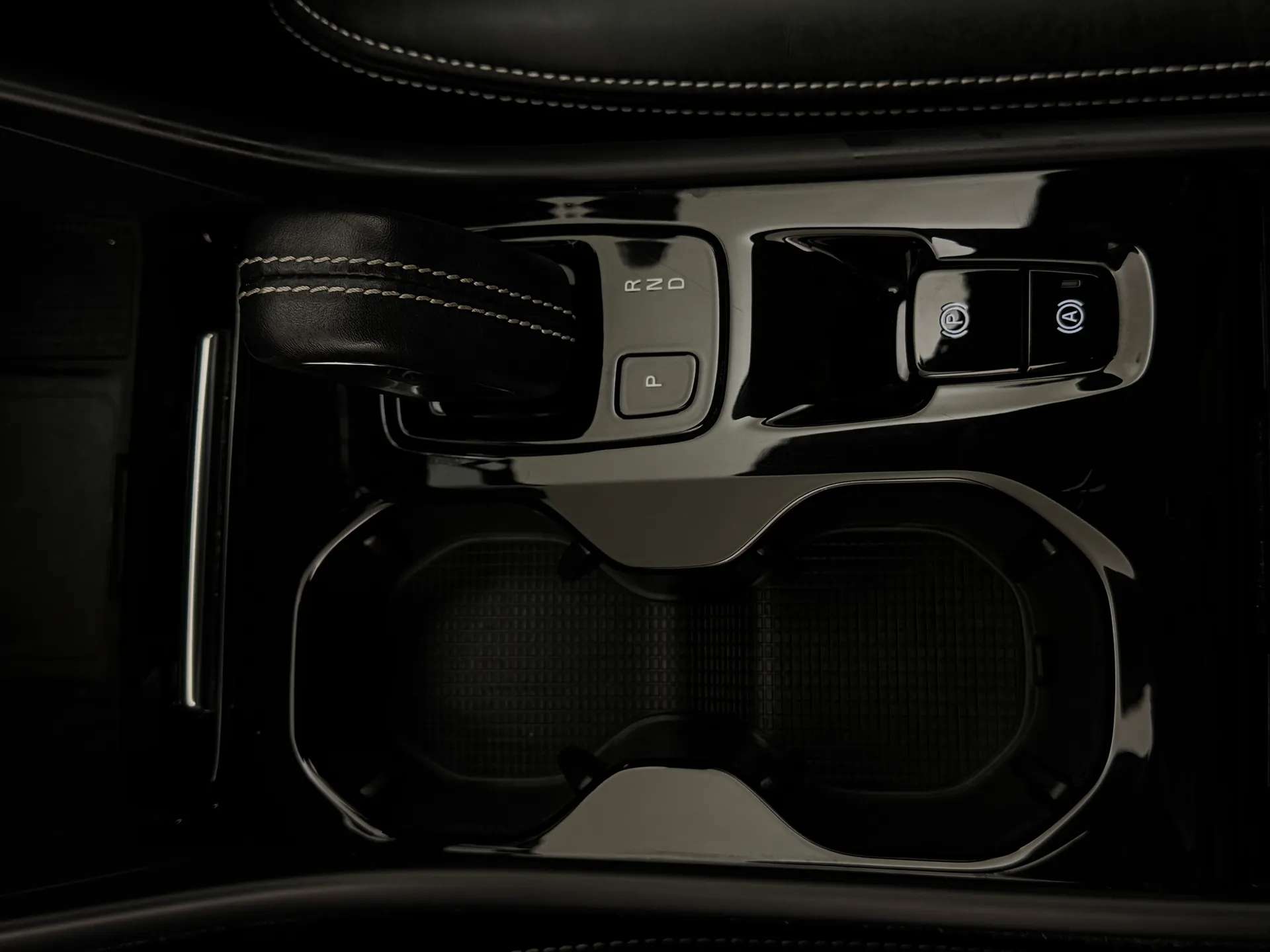 2019 VOLVO XC40 2019 VOLVO XC40