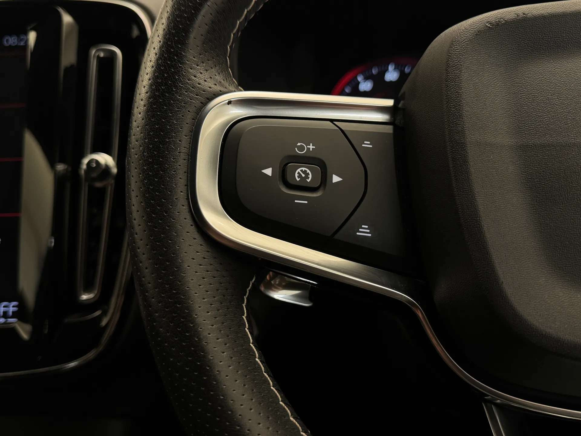 2019 VOLVO XC40 2019 VOLVO XC40