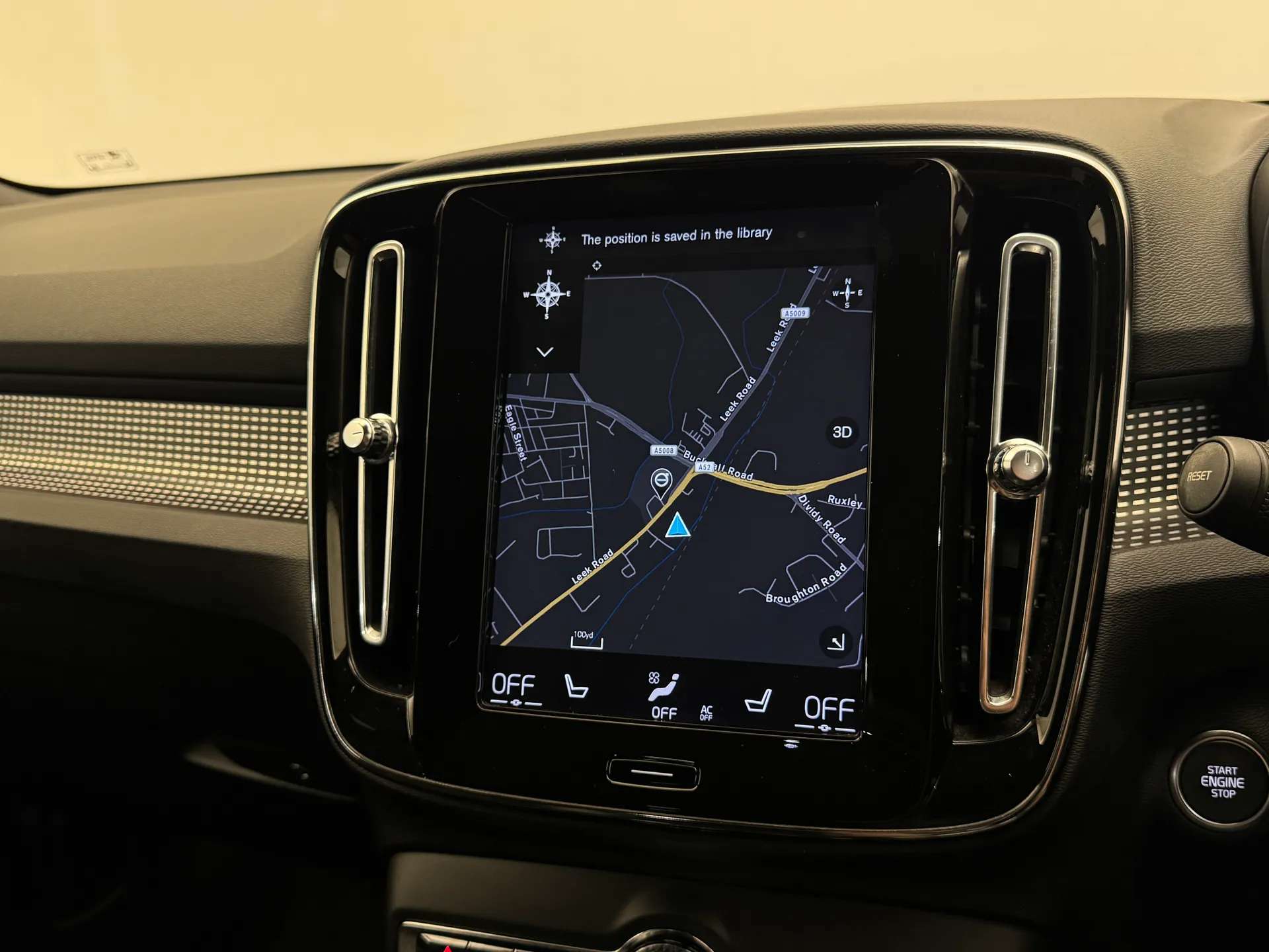 2019 VOLVO XC40 2019 VOLVO XC40
