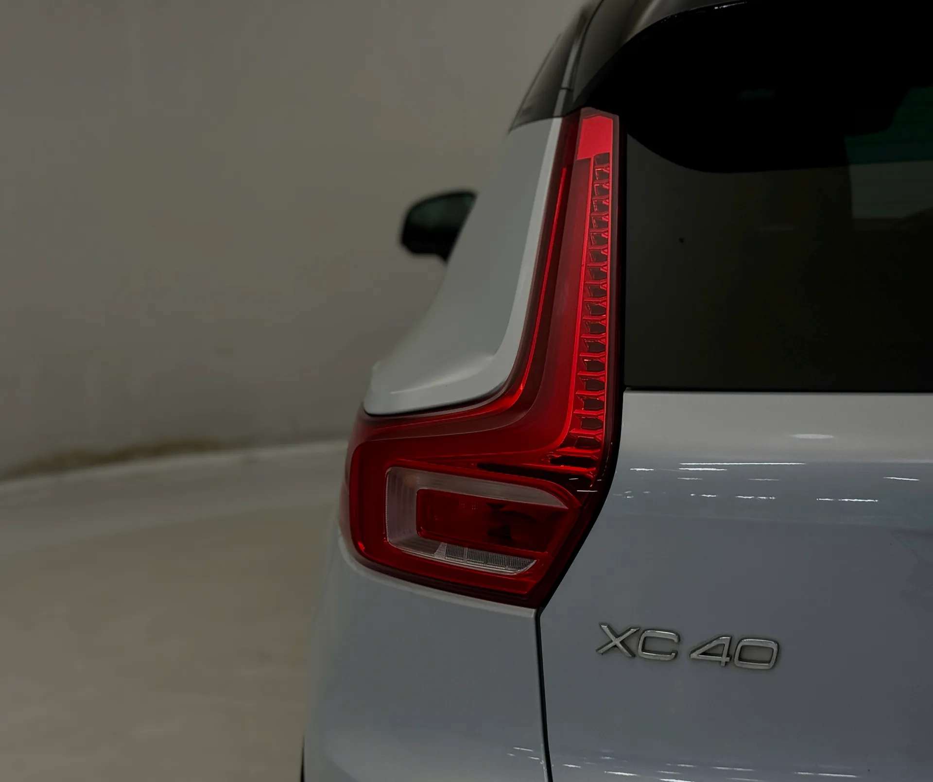 2019 VOLVO XC40 2019 VOLVO XC40