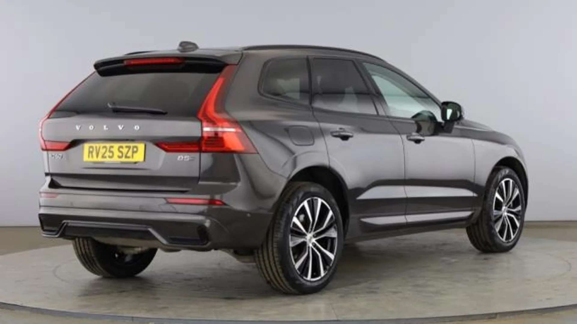 A 2025 VOLVO XC60 2.0 B5P Ultra Dark 5dr AWD Geartronic A 2025 VOLVO XC60 2.0 B5P Ultra Dark 5dr AWD Geartronic