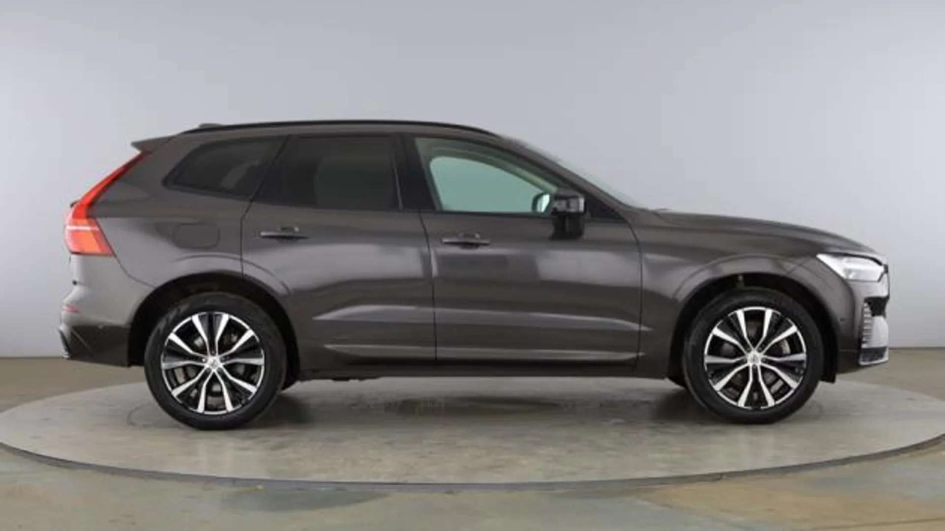 A 2025 VOLVO XC60 2.0 B5P Ultra Dark 5dr AWD Geartronic A 2025 VOLVO XC60 2.0 B5P Ultra Dark 5dr AWD Geartronic