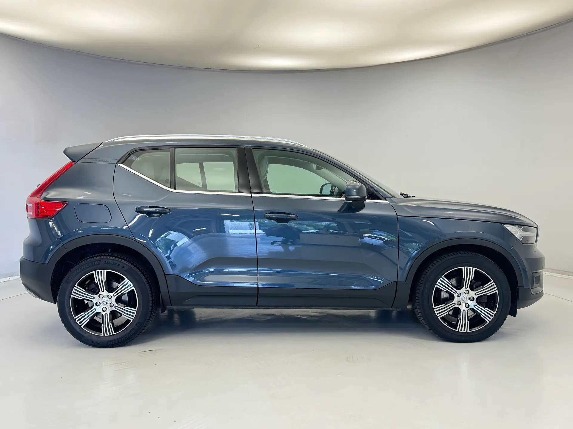 2019 VOLVO XC40 2019 VOLVO XC40