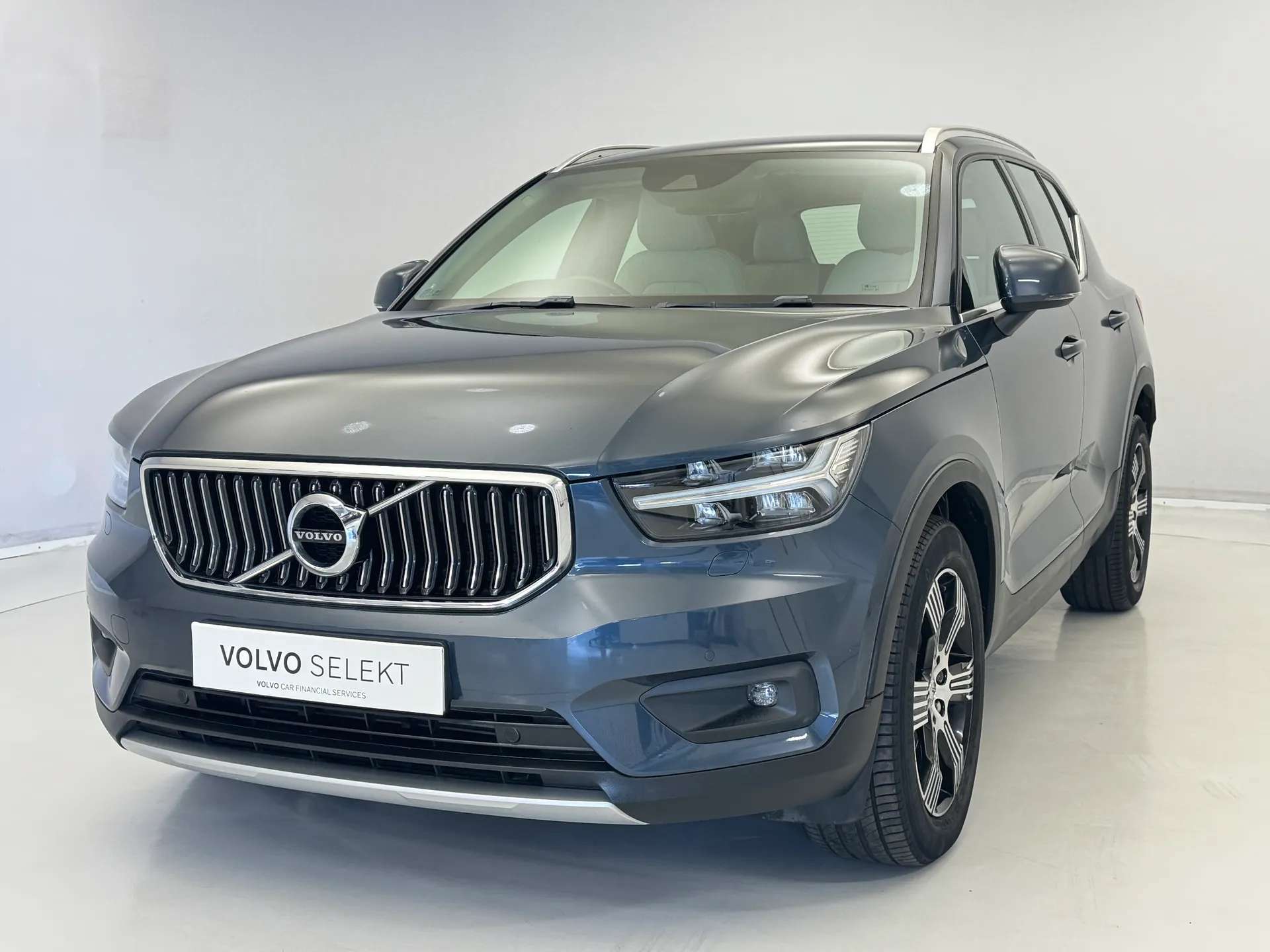 2019 VOLVO XC40 2019 VOLVO XC40