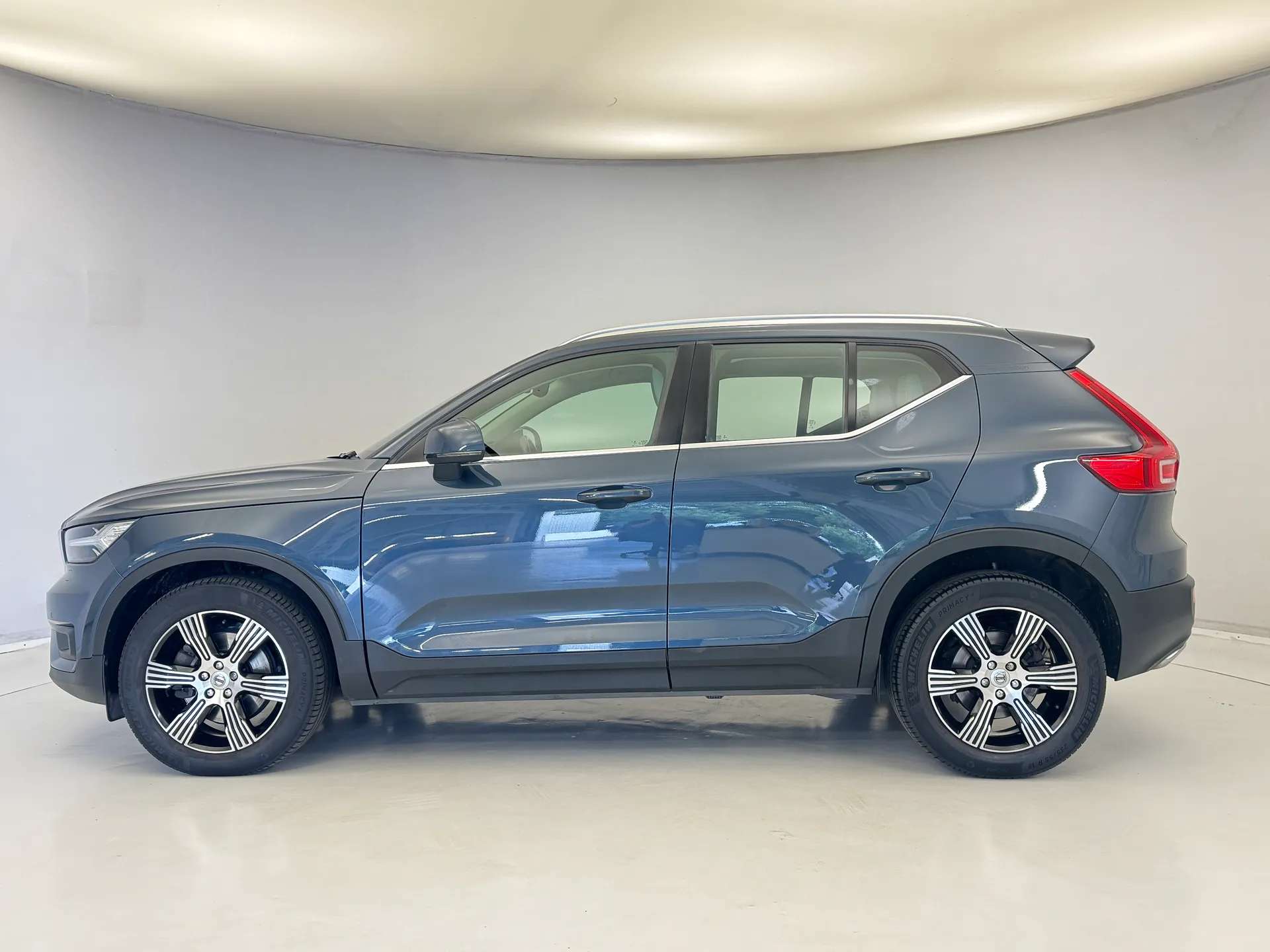 2019 VOLVO XC40 2019 VOLVO XC40