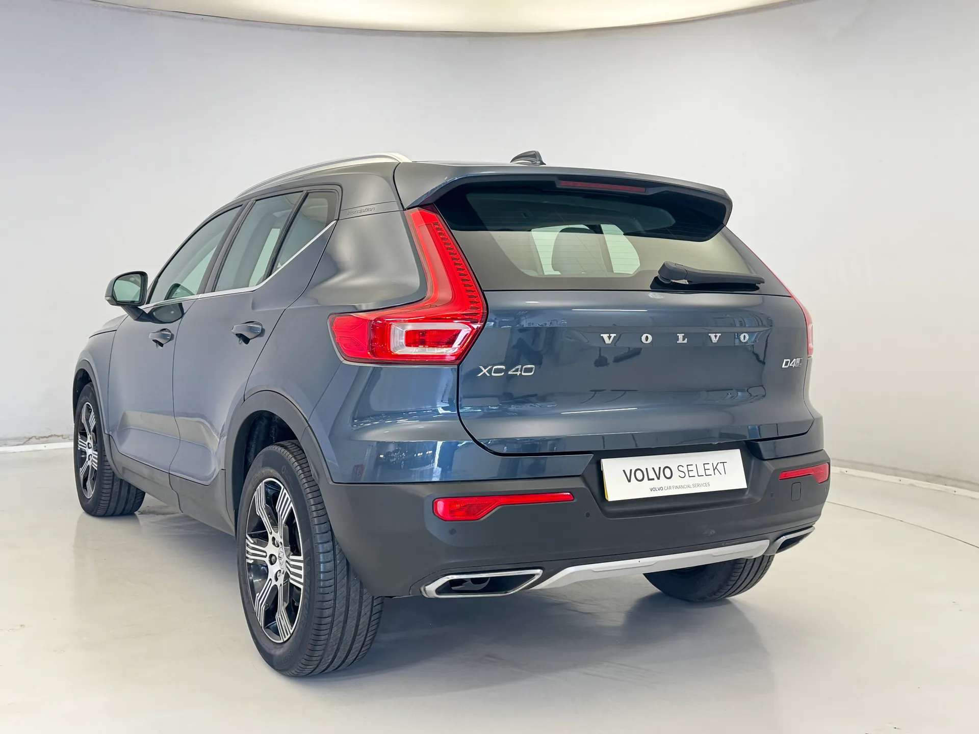 2019 VOLVO XC40 2019 VOLVO XC40