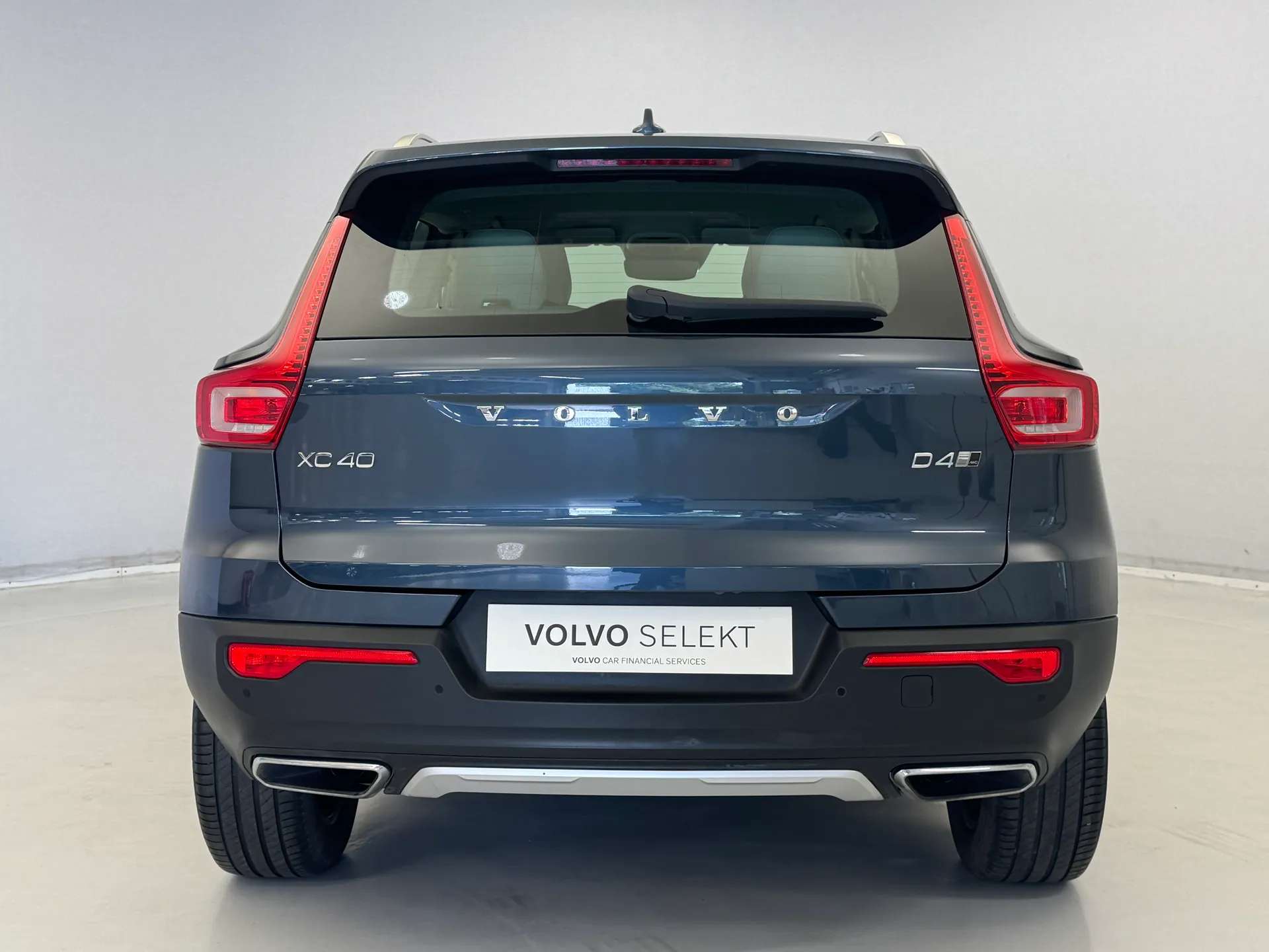 2019 VOLVO XC40 2019 VOLVO XC40