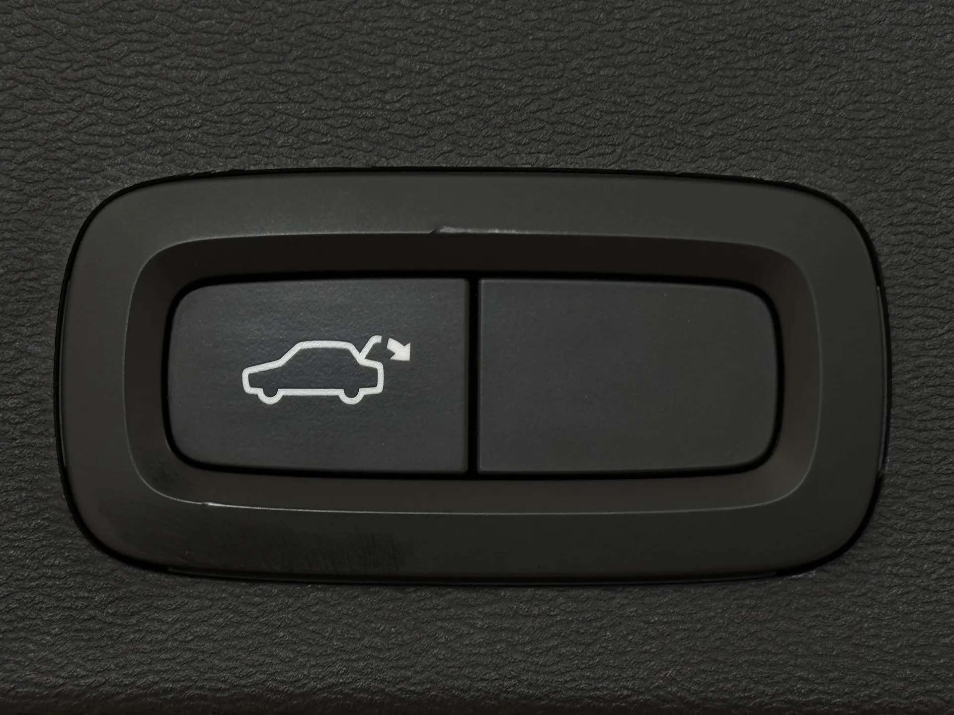 2019 VOLVO XC40 2019 VOLVO XC40