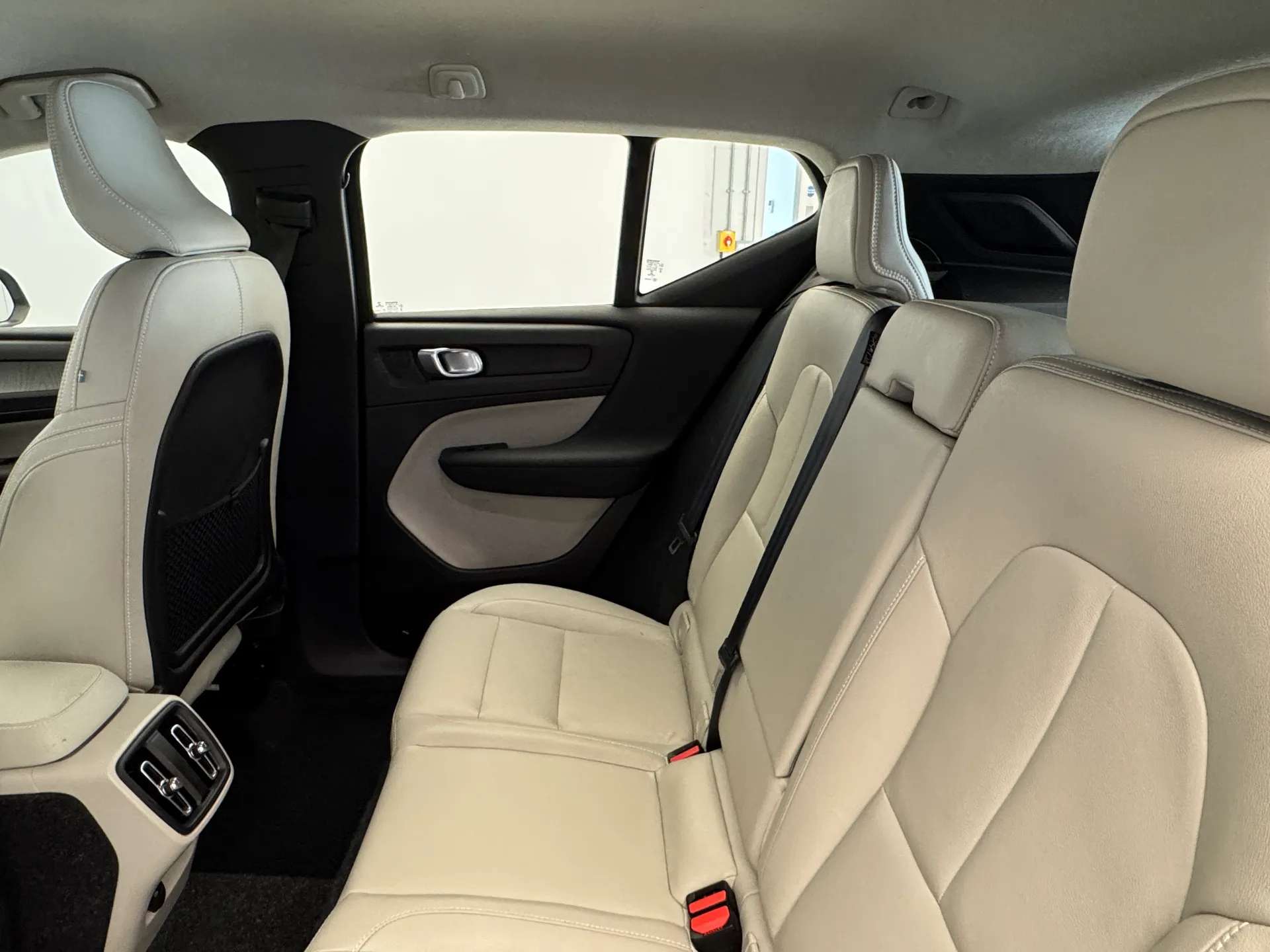 2019 VOLVO XC40 2019 VOLVO XC40