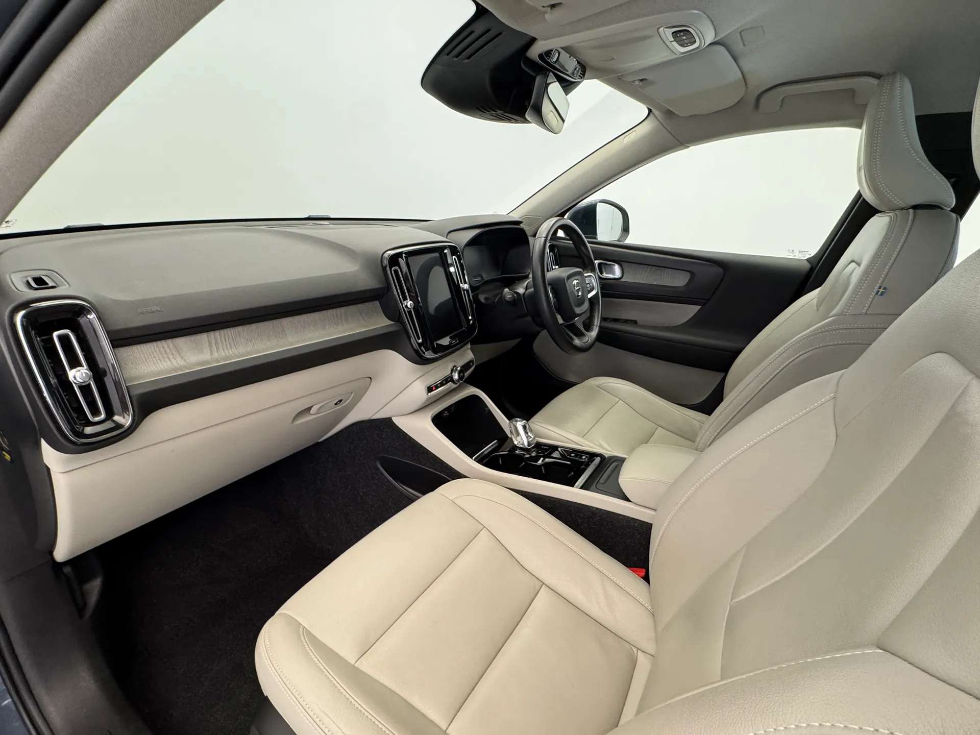2019 VOLVO XC40 2019 VOLVO XC40