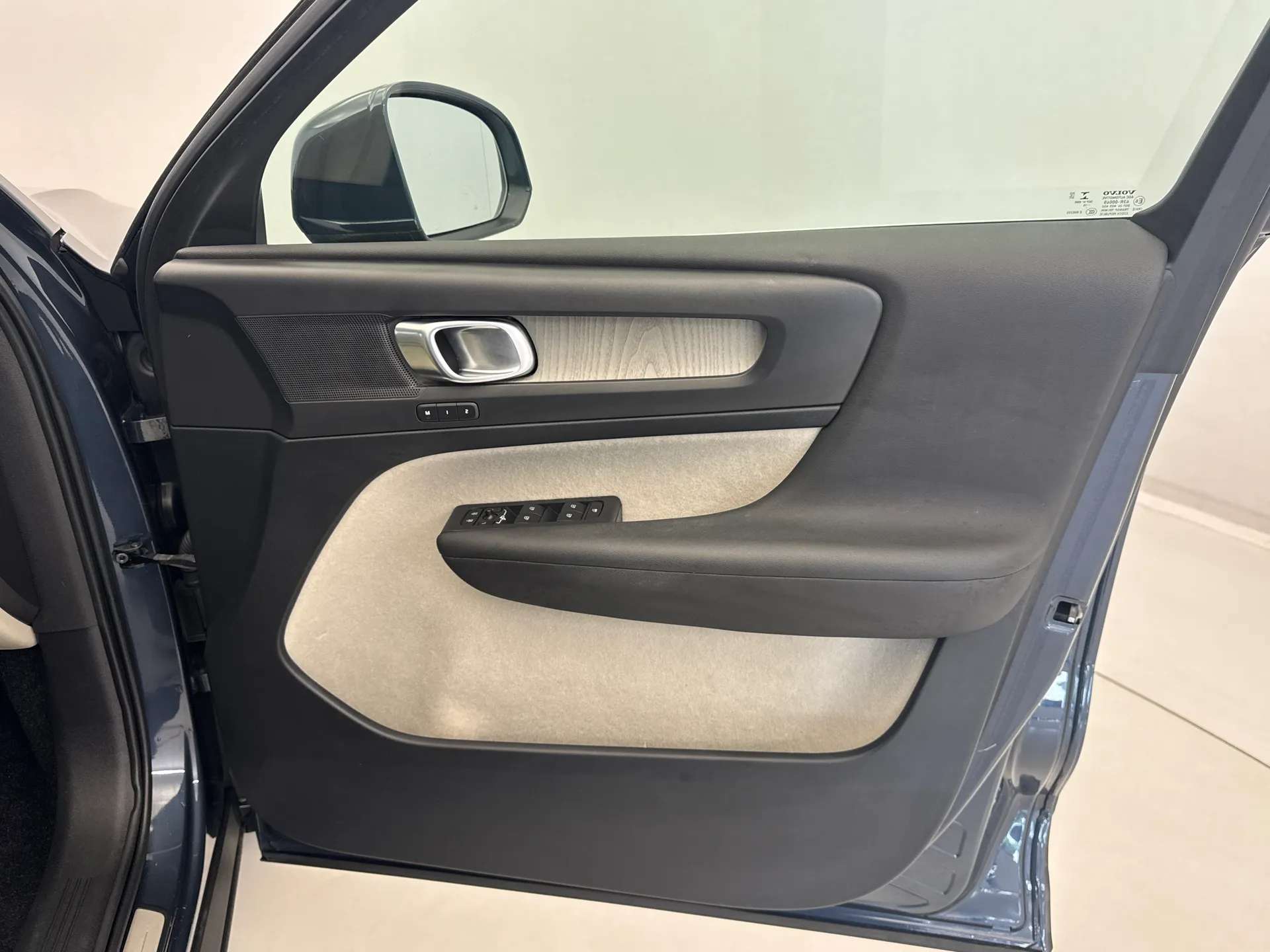 2019 VOLVO XC40 2019 VOLVO XC40