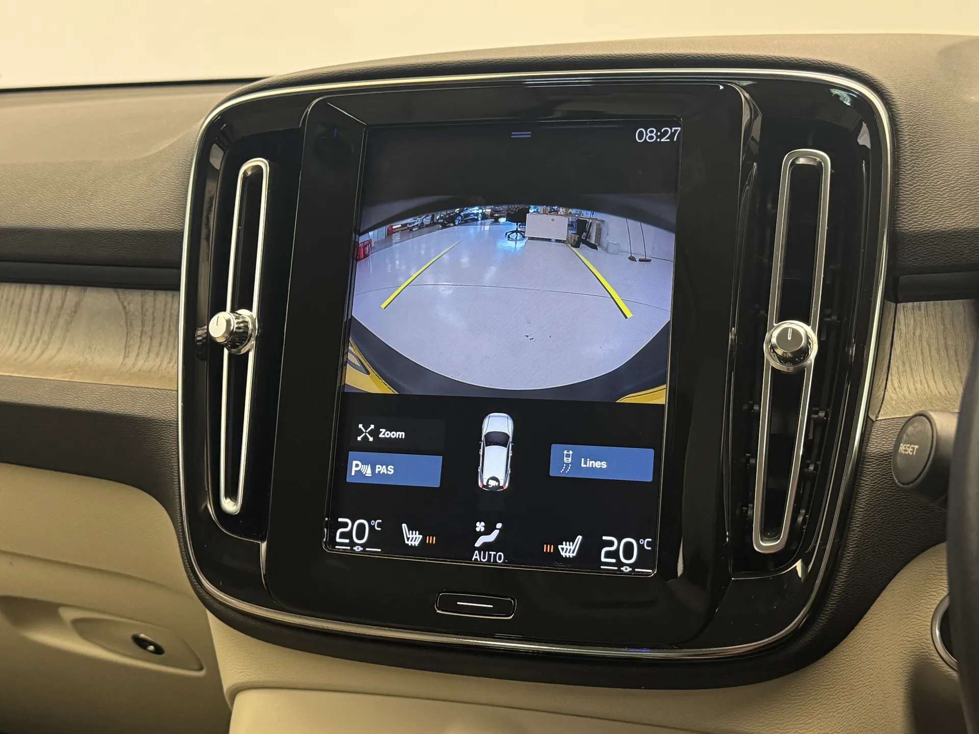 2019 VOLVO XC40 2019 VOLVO XC40