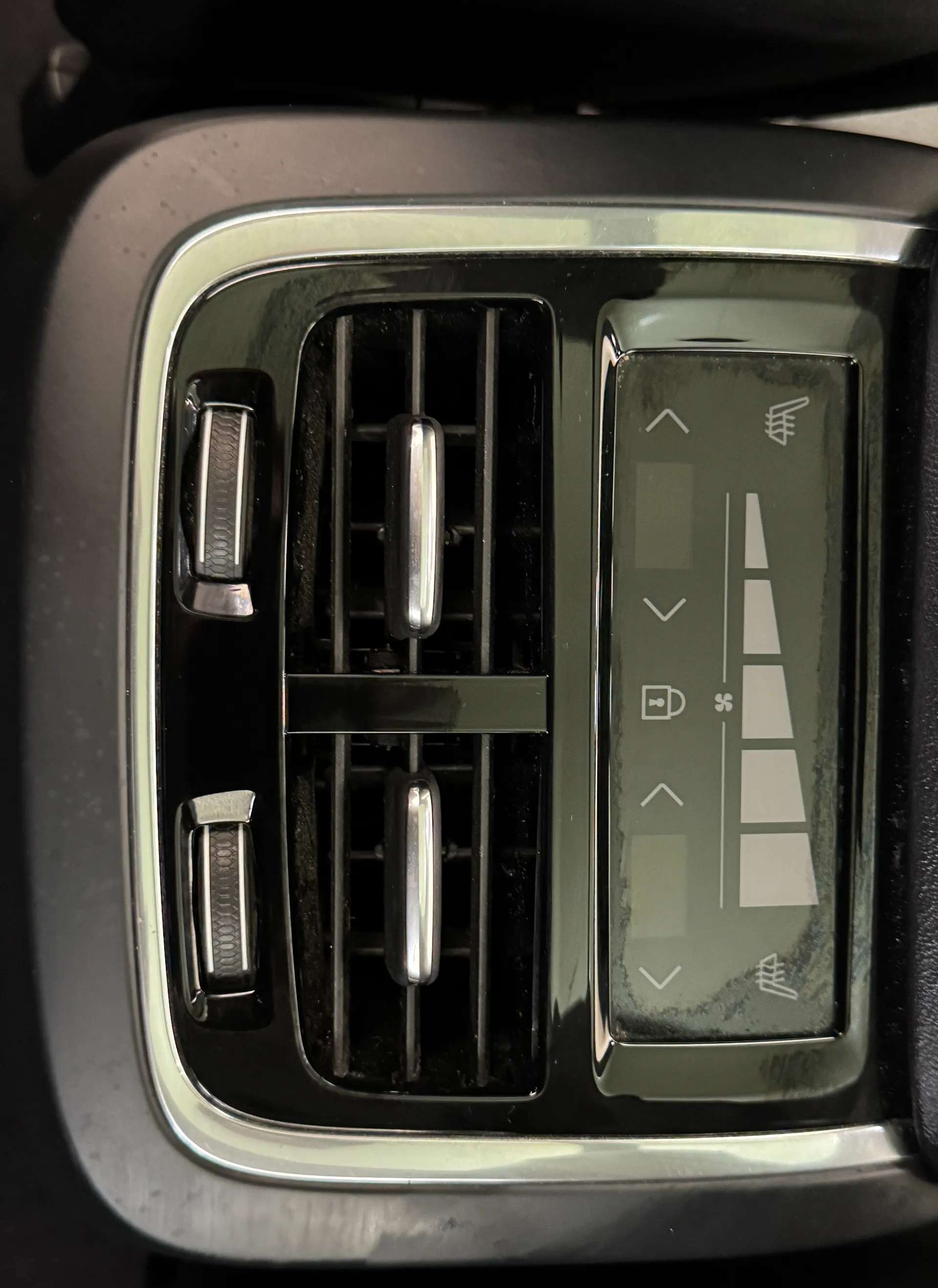 2022 VOLVO XC90 2022 VOLVO XC90
