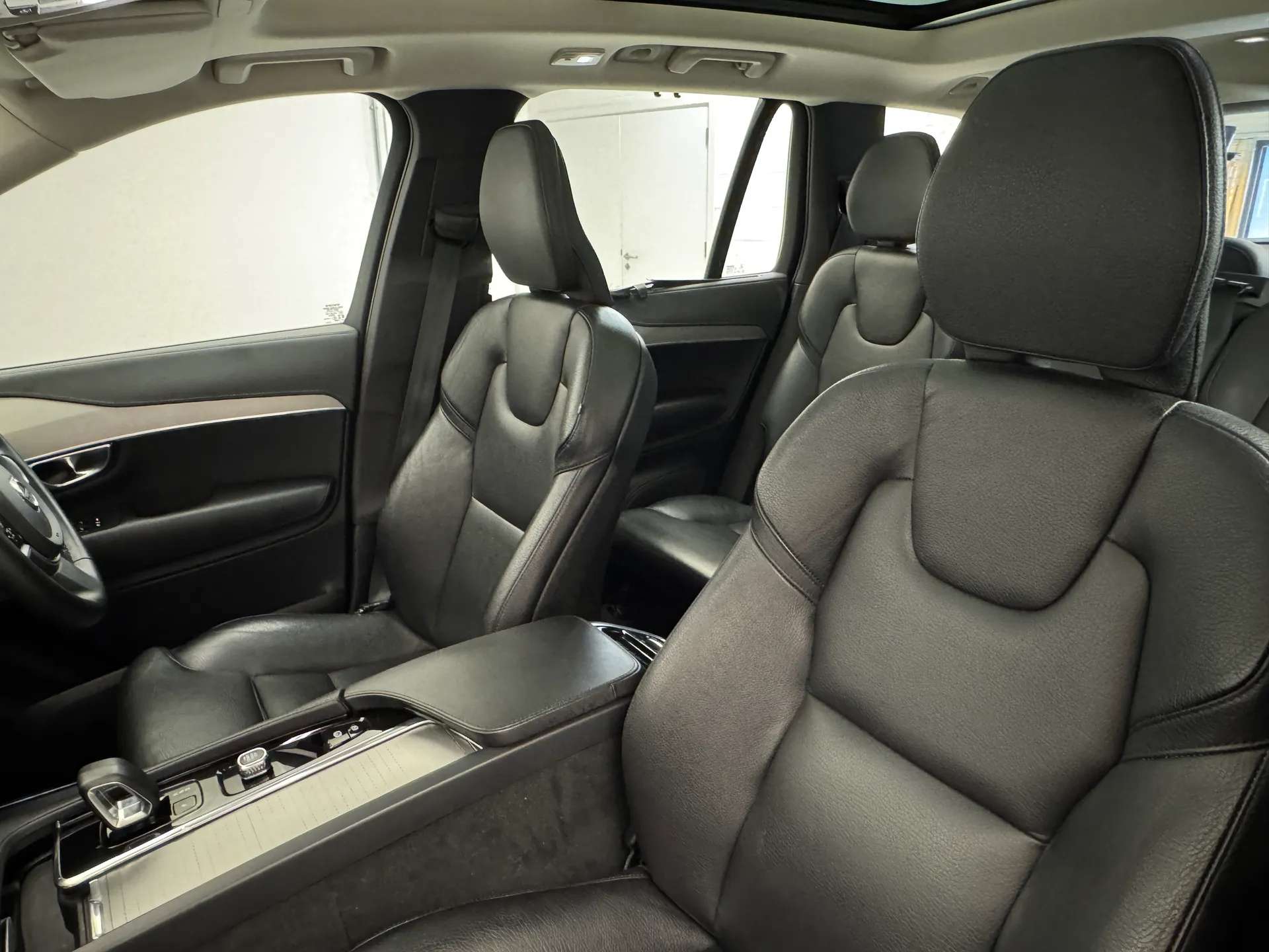 2022 VOLVO XC90 2022 VOLVO XC90