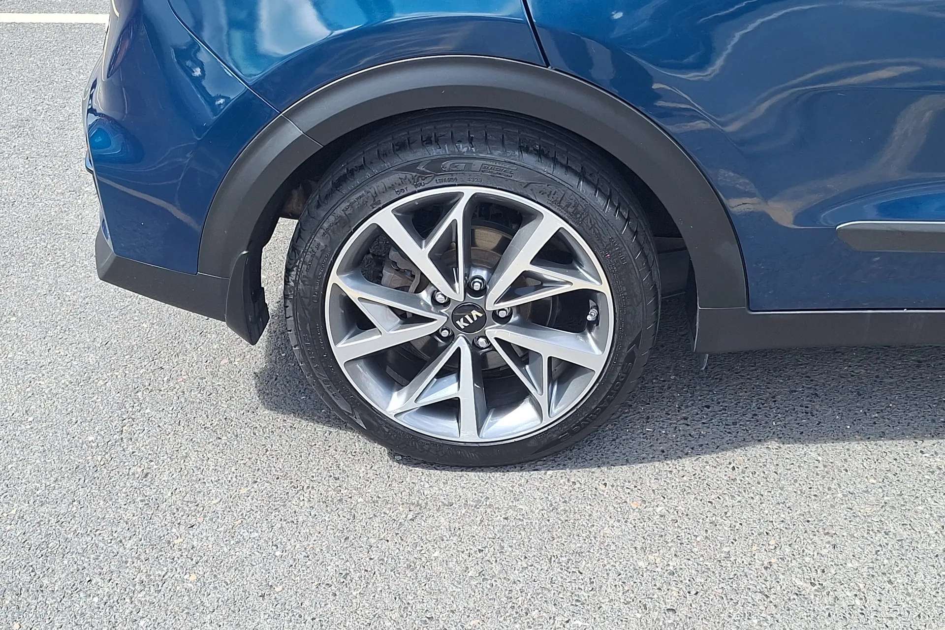 A 2021 KIA NIRO 1.6 GDi Hybrid 4 5dr DCT A 2021 KIA NIRO 1.6 GDi Hybrid 4 5dr DCT