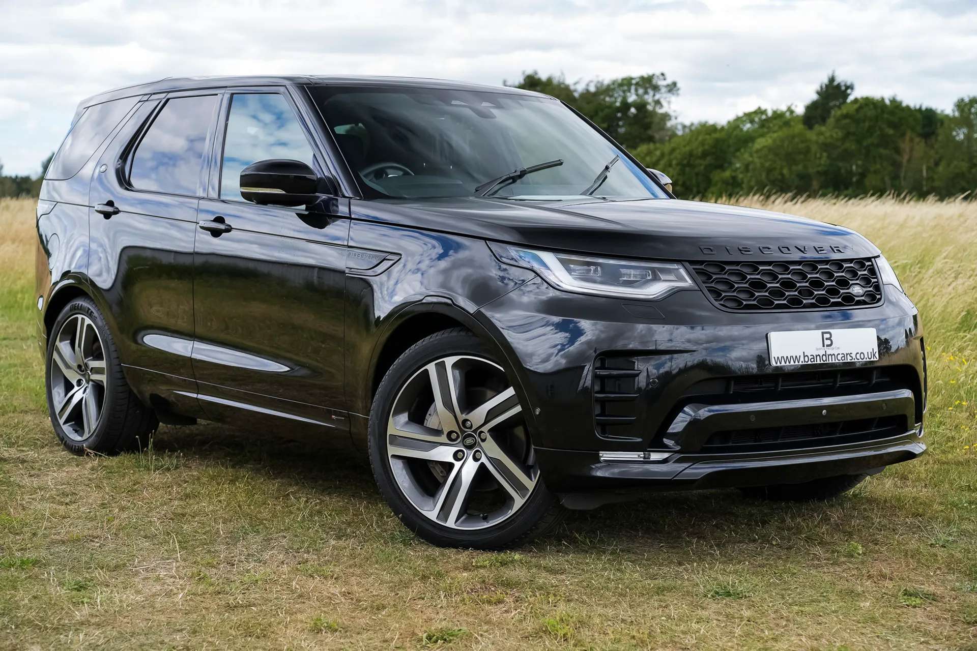 A 2021 LAND ROVER DISCOVERY 3.0 D300 R-Dynamic HSE 5dr Auto A 2021 LAND ROVER DISCOVERY 3.0 D300 R-Dynamic HSE 5dr Auto