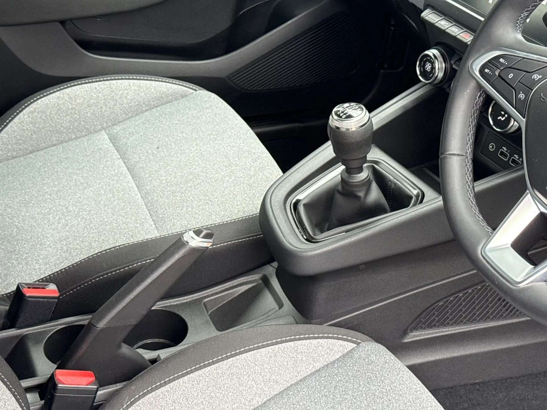 2024 RENAULT CLIO 2024 RENAULT CLIO