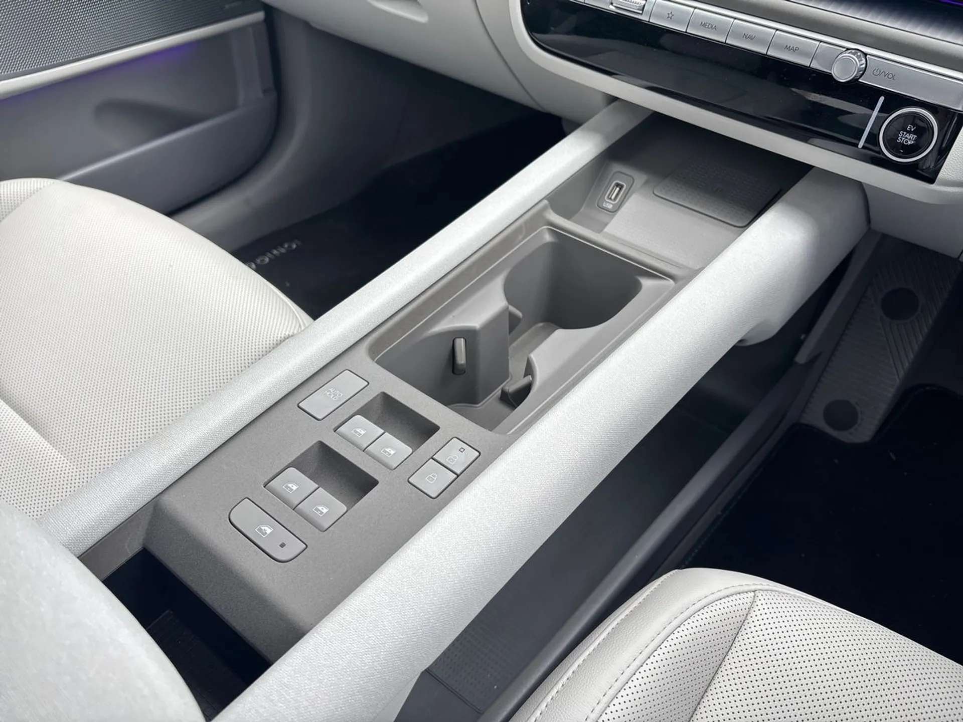 2024 HYUNDAI IONIQ 6 2024 HYUNDAI IONIQ 6