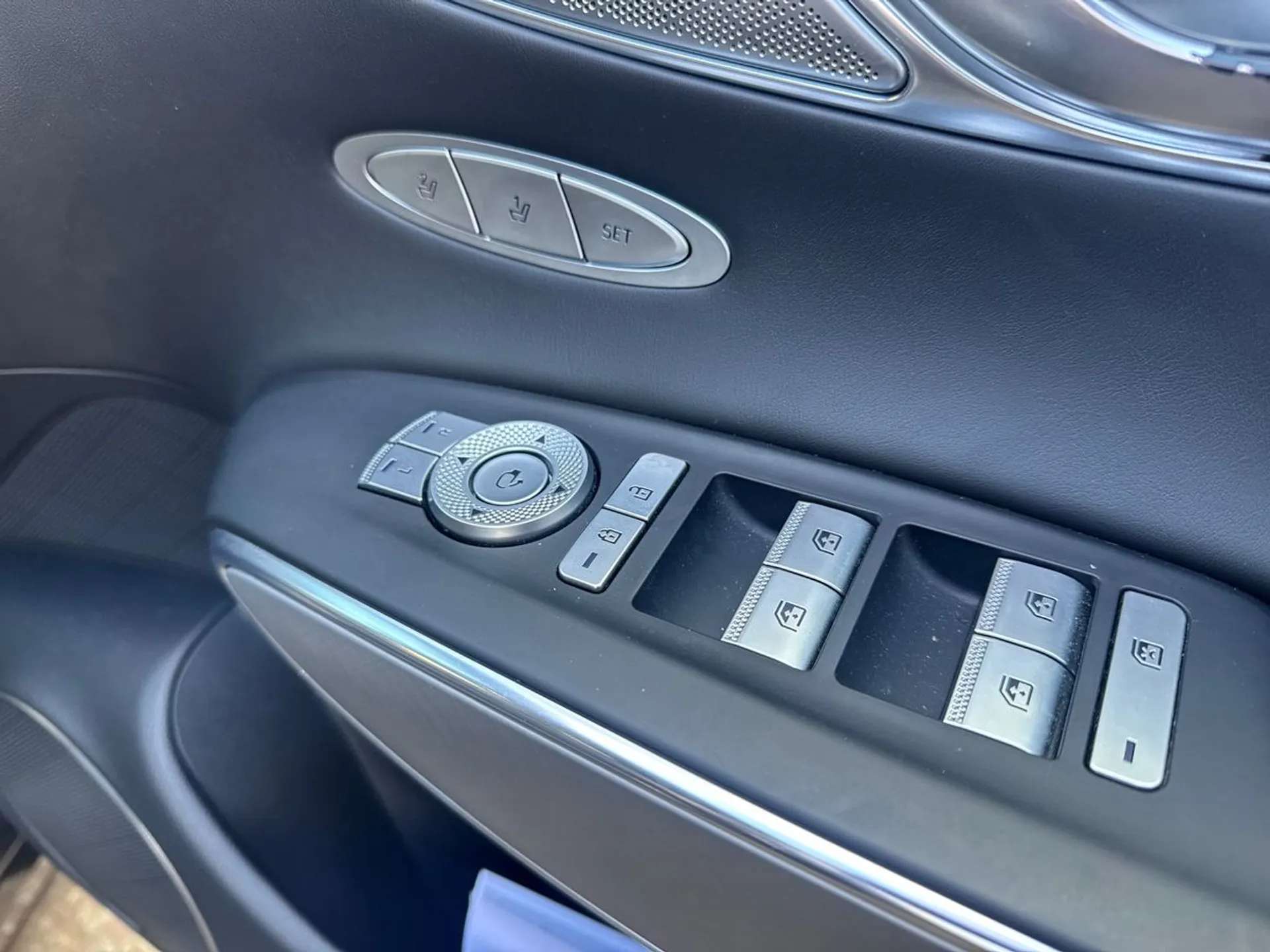 2023 GENESIS GV70 2023 GENESIS GV70