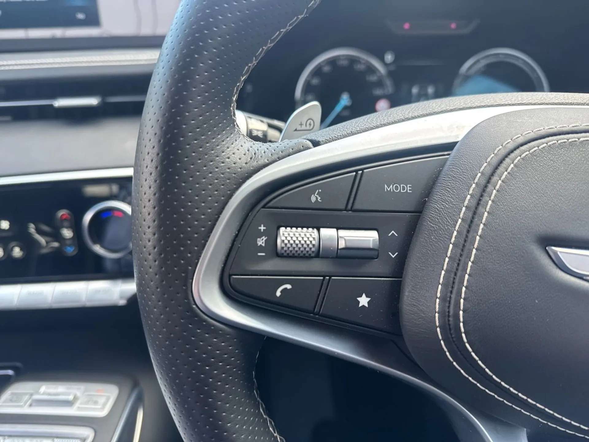 2023 GENESIS GV70 2023 GENESIS GV70