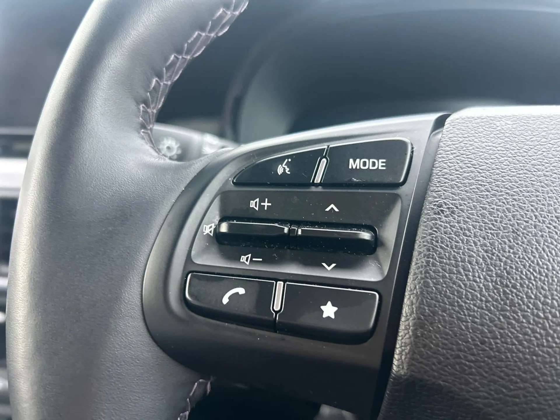 2024 HYUNDAI I10 2024 HYUNDAI I10