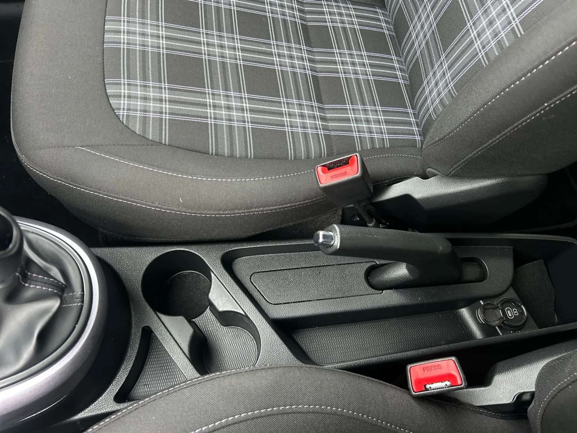 2024 HYUNDAI I10 2024 HYUNDAI I10