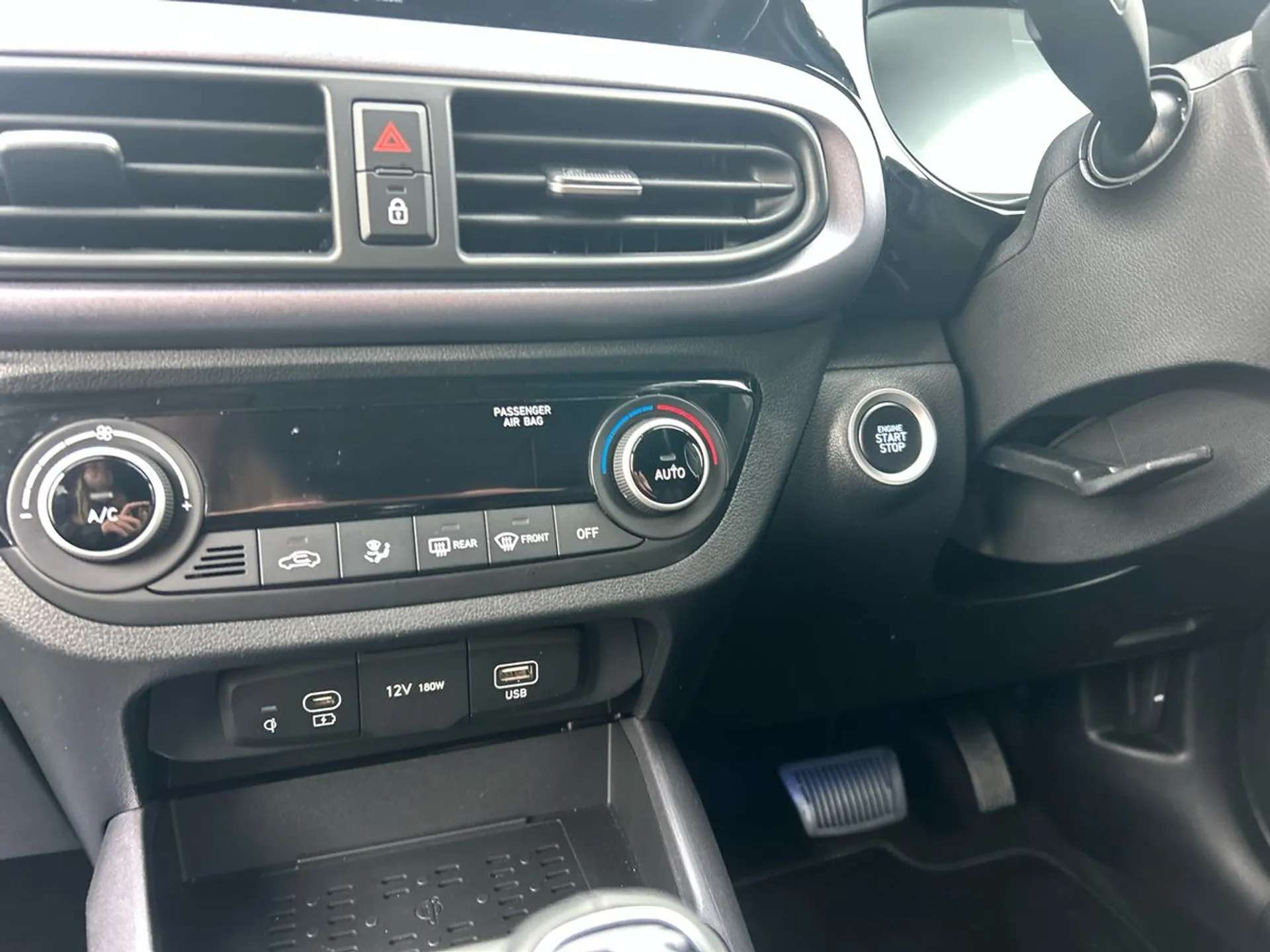 2024 HYUNDAI I10 2024 HYUNDAI I10