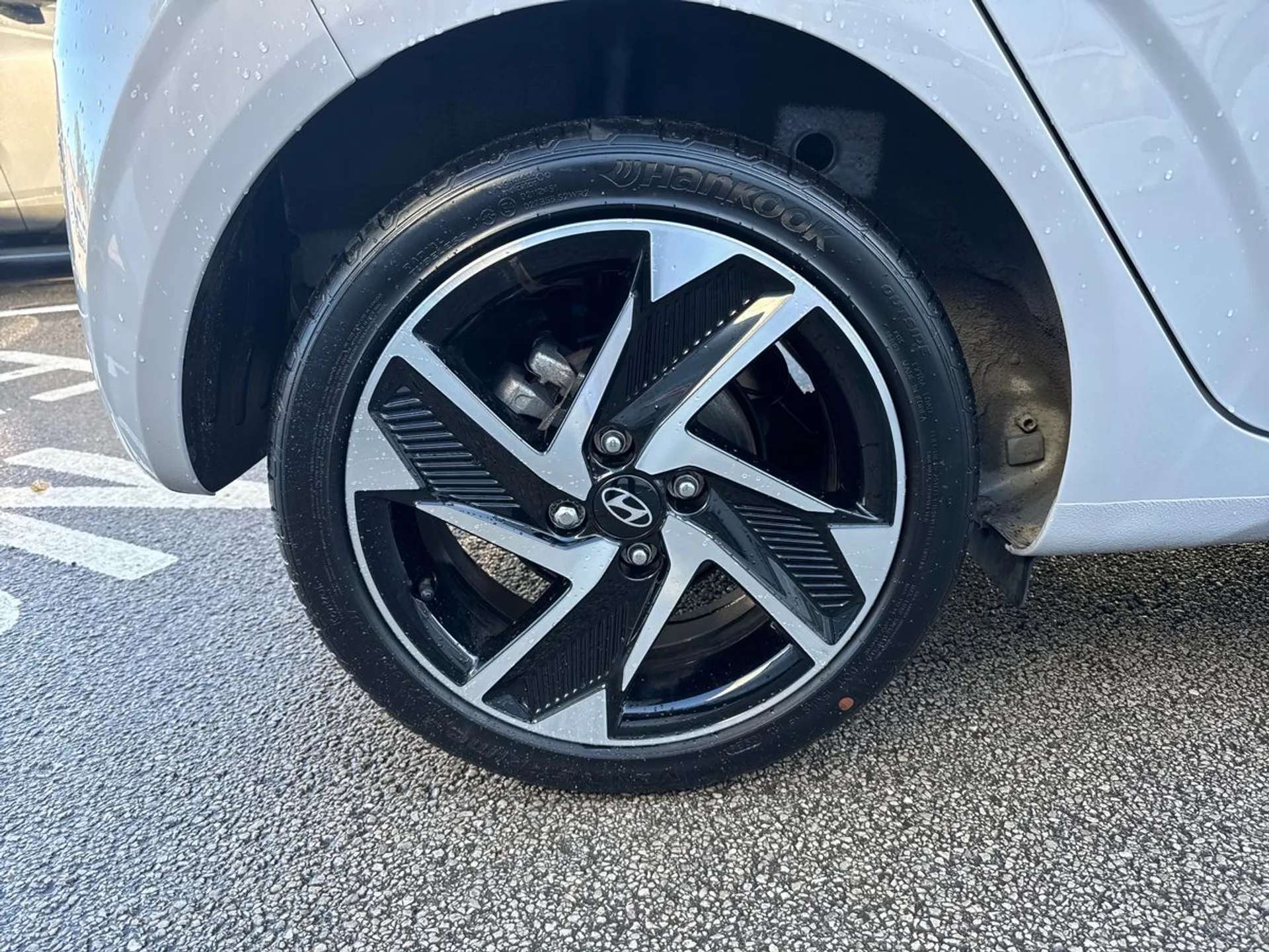 2024 HYUNDAI I10 2024 HYUNDAI I10