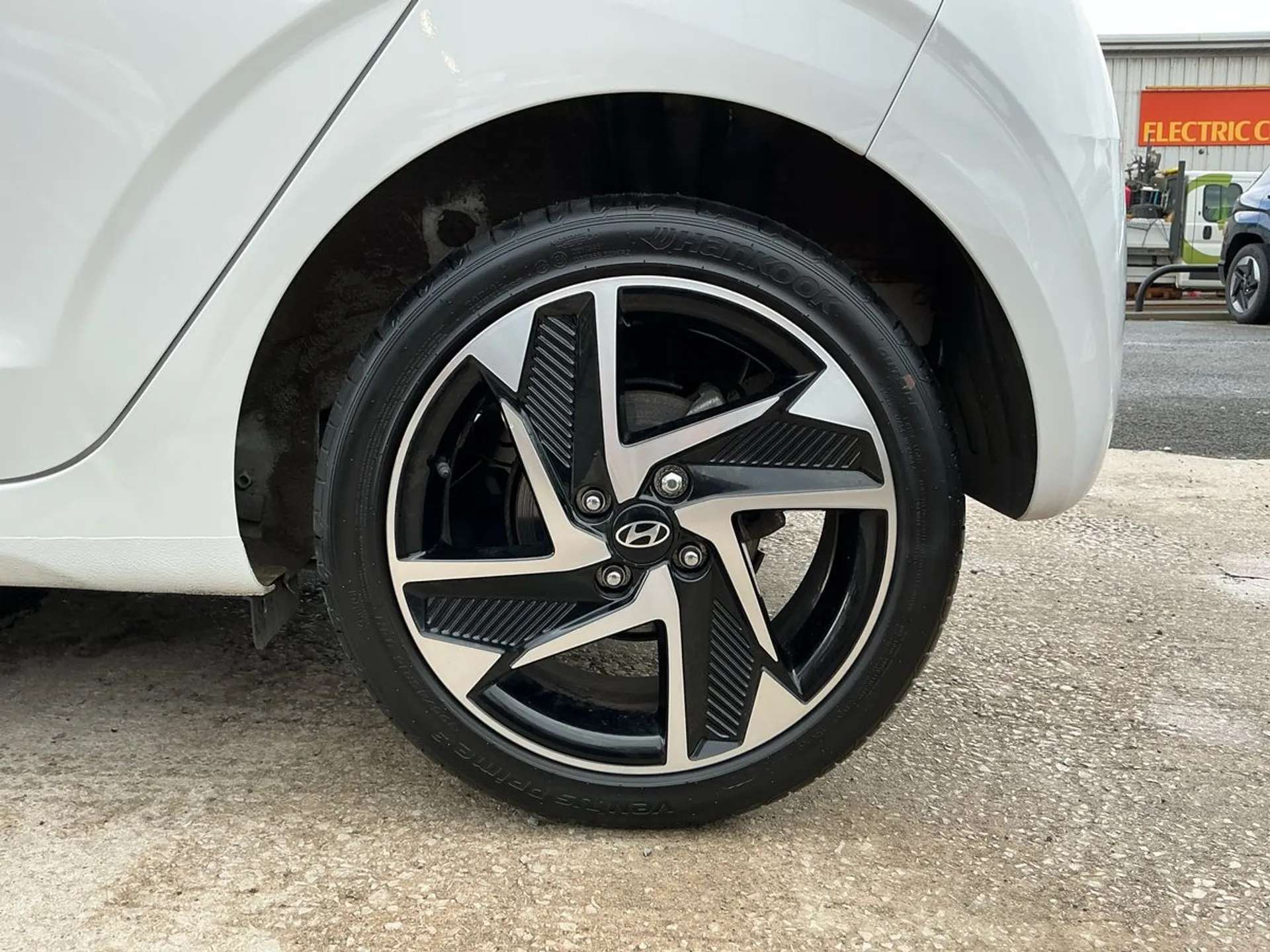 2024 HYUNDAI I10 2024 HYUNDAI I10