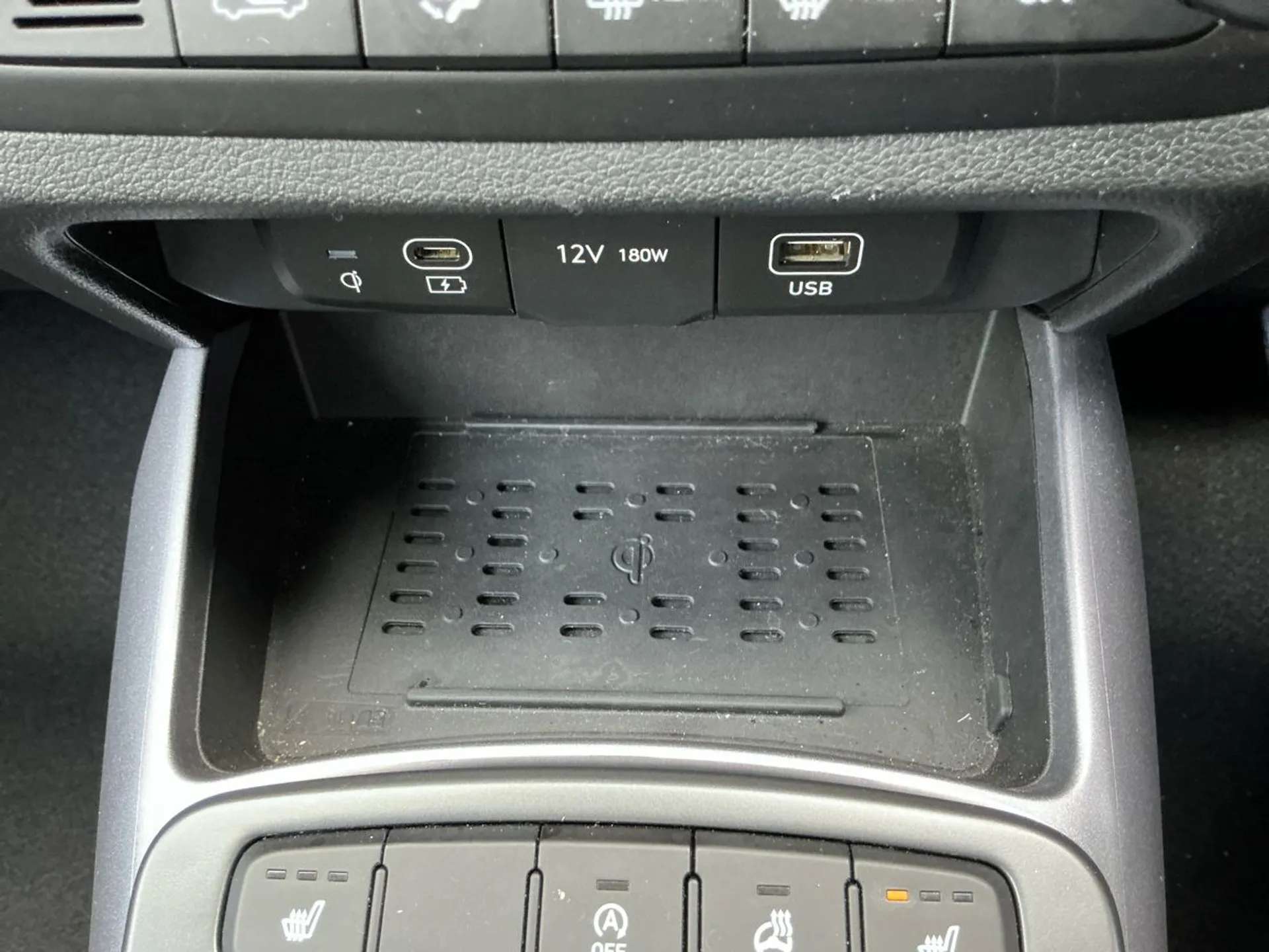 2024 HYUNDAI I10 2024 HYUNDAI I10