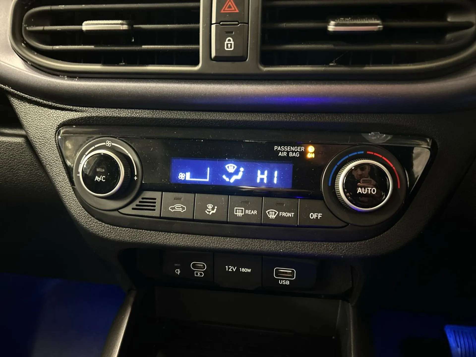 2024 HYUNDAI I10 2024 HYUNDAI I10