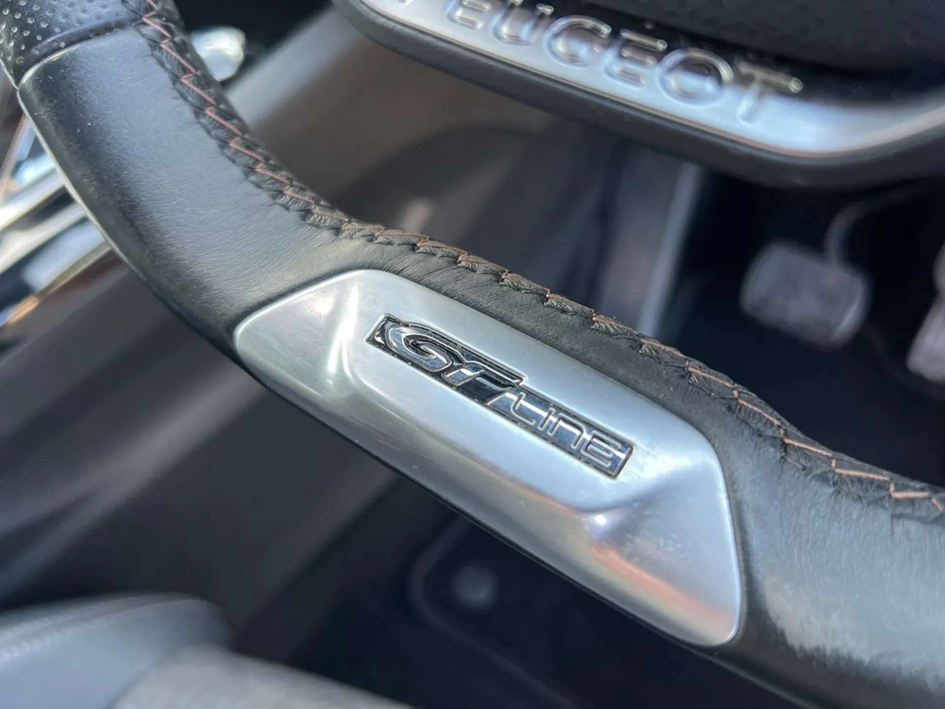 2020 PEUGEOT 3008 2020 PEUGEOT 3008