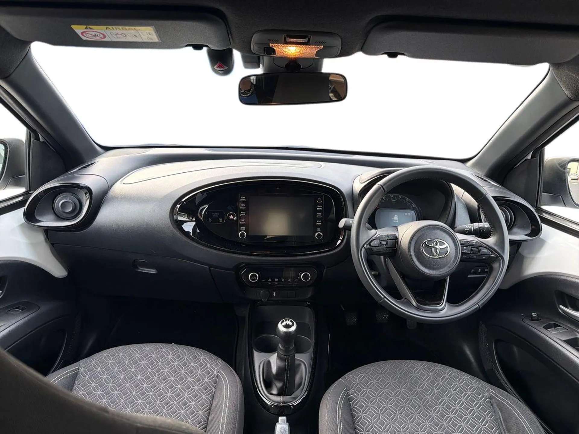 2023 TOYOTA AYGO X 2023 TOYOTA AYGO X