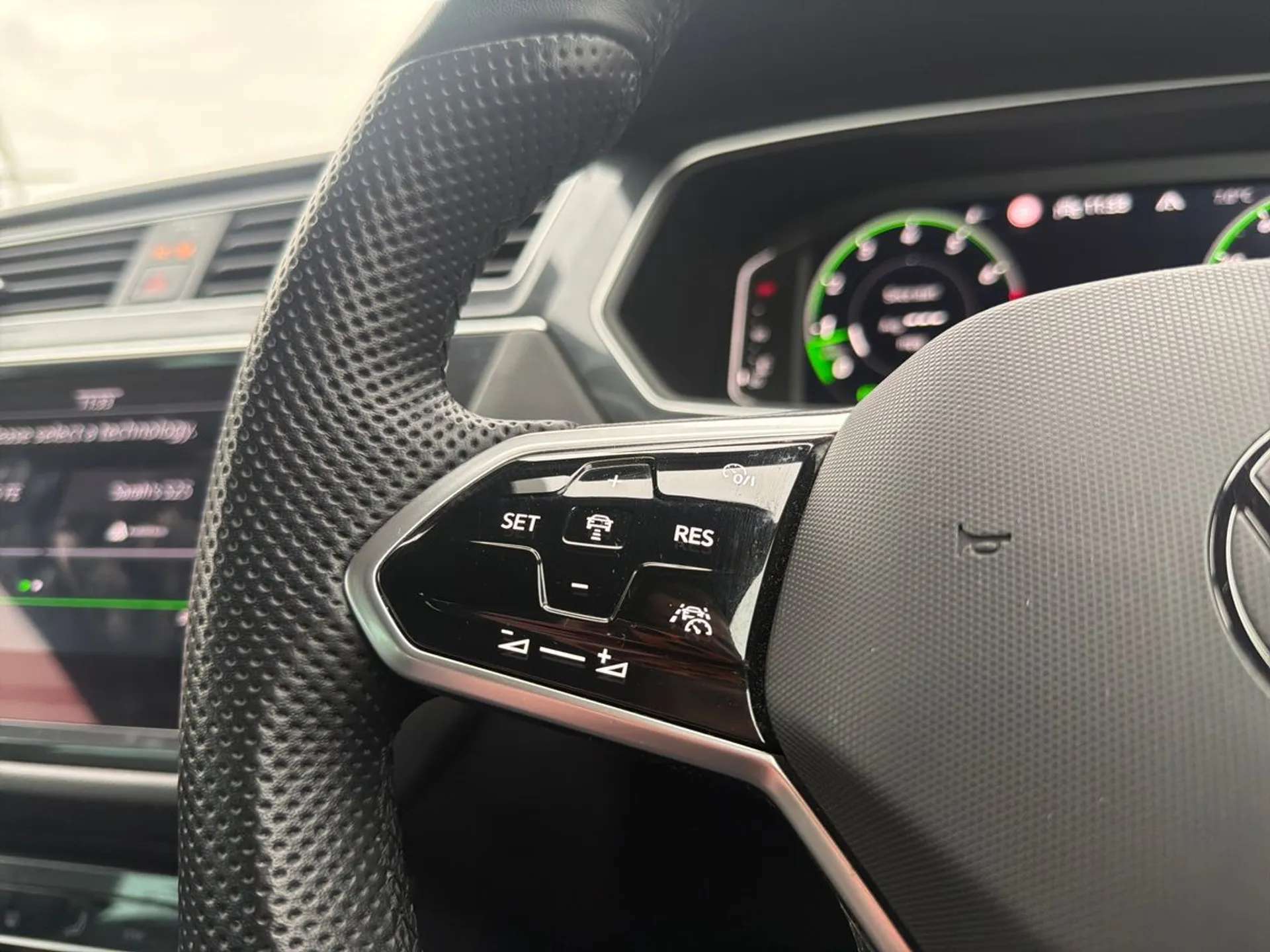 2023 VOLKSWAGEN TIGUAN 2023 VOLKSWAGEN TIGUAN