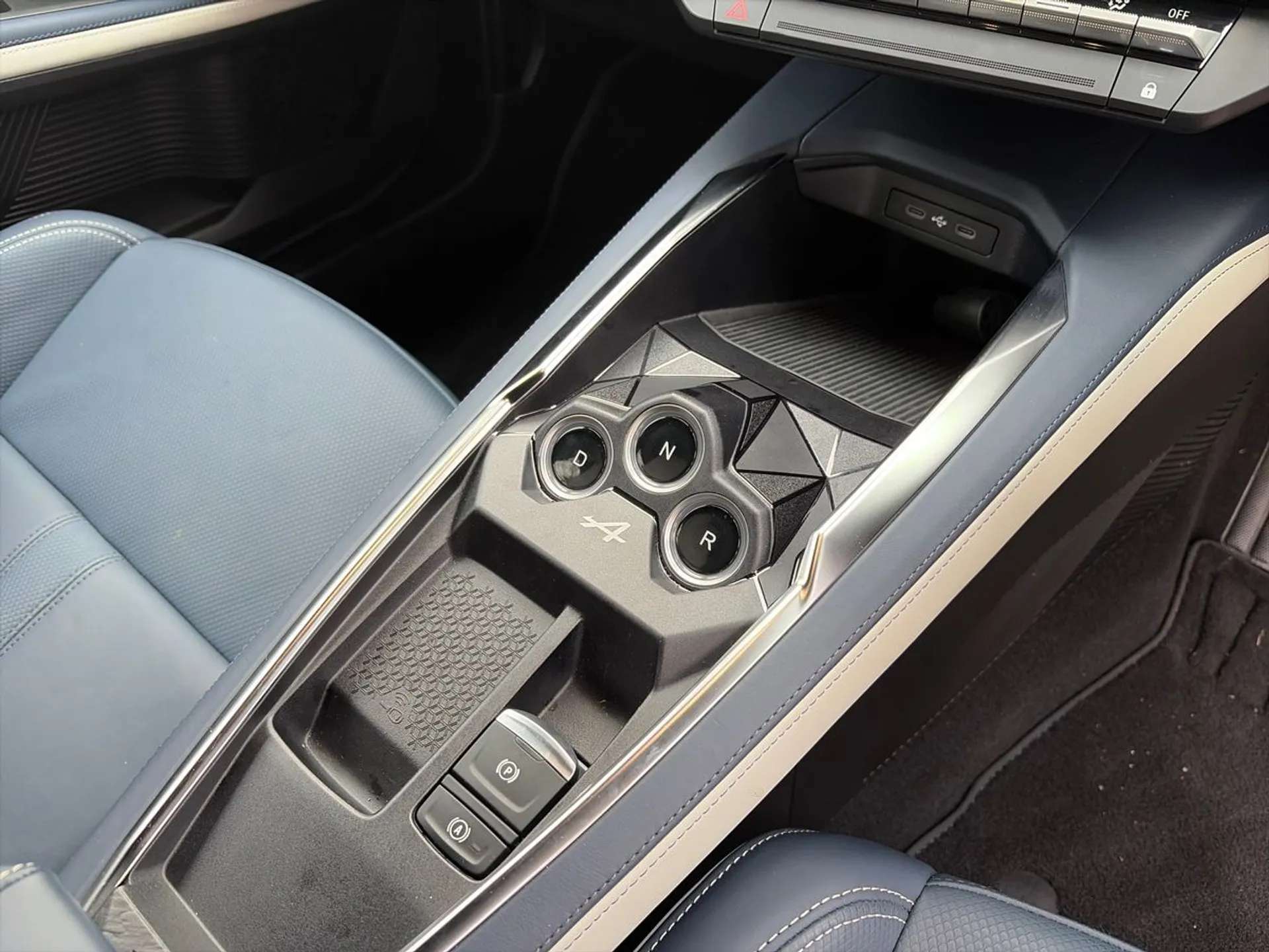 2025 ALPINE A290 2025 ALPINE A290