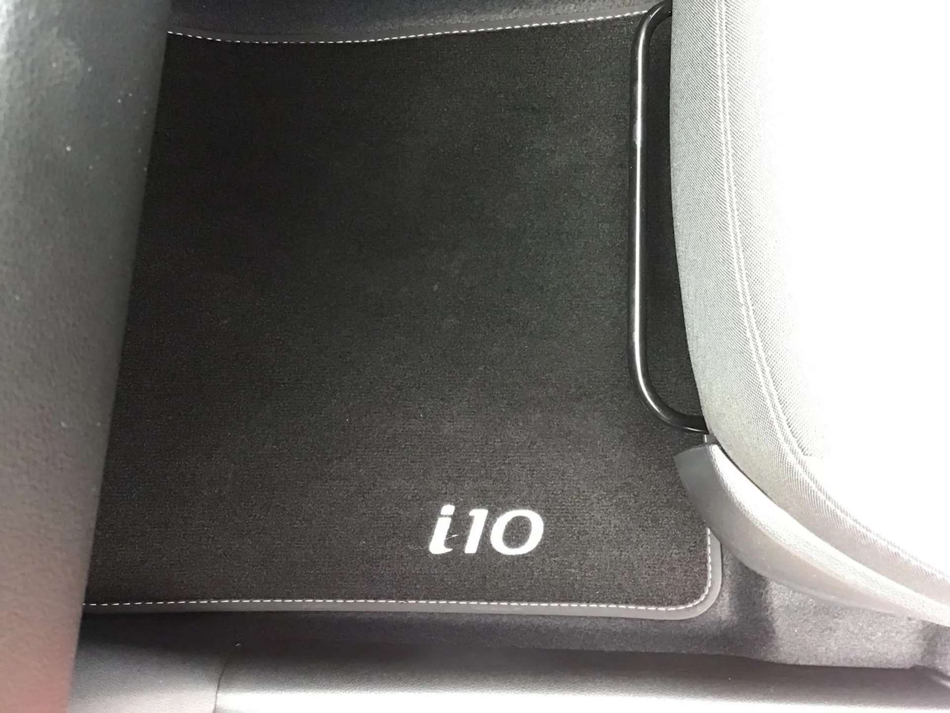 2024 HYUNDAI I10 2024 HYUNDAI I10